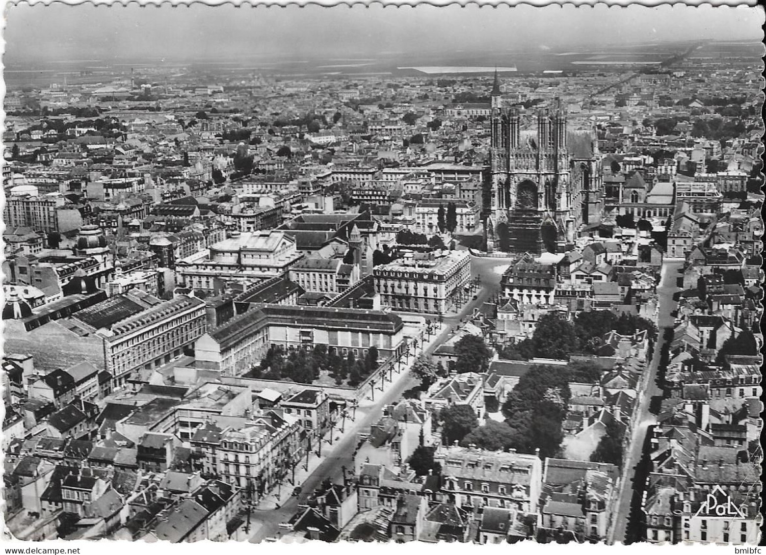 REIMS - Vue Aérienne - Rue Libergier Vers La Cathédrale - Reims