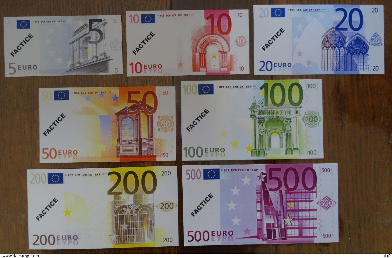 Série De Billets En Euros "factice" Du 5 Au 500 (émis Pour L’information Lors Du Passage à L’euro (imprimés Sur Carton) - Autres & Non Classés