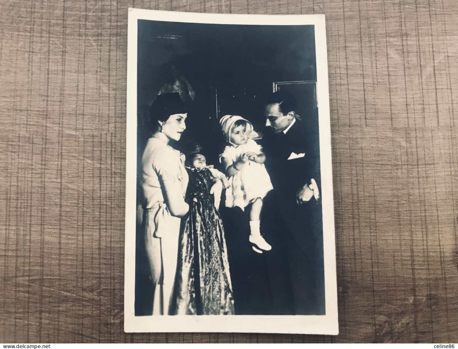 Baptême Du Petit Dauphin 5 Juillet 1933 Monseigneur Et Madame La Comtesse De Paris Et Leurs Descendants - Figuren