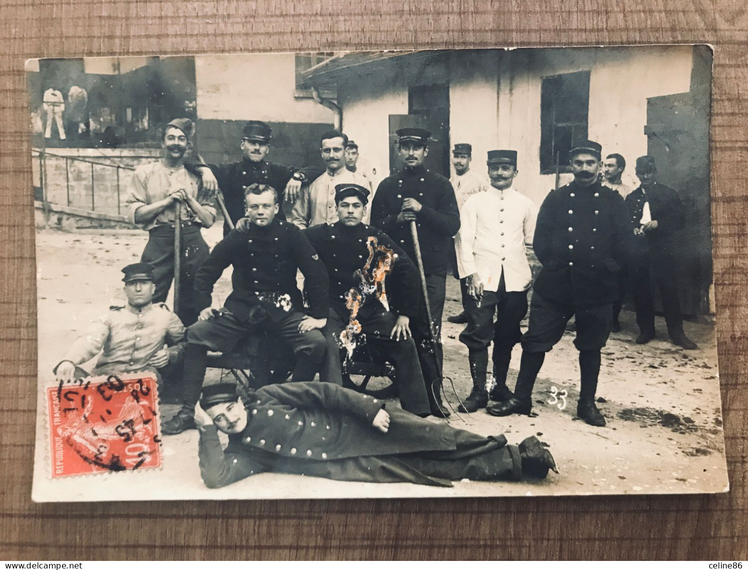 Carte Photo Groupe D'hommes Uniformes L. COURBET Rue St Denis Paris - Photographs