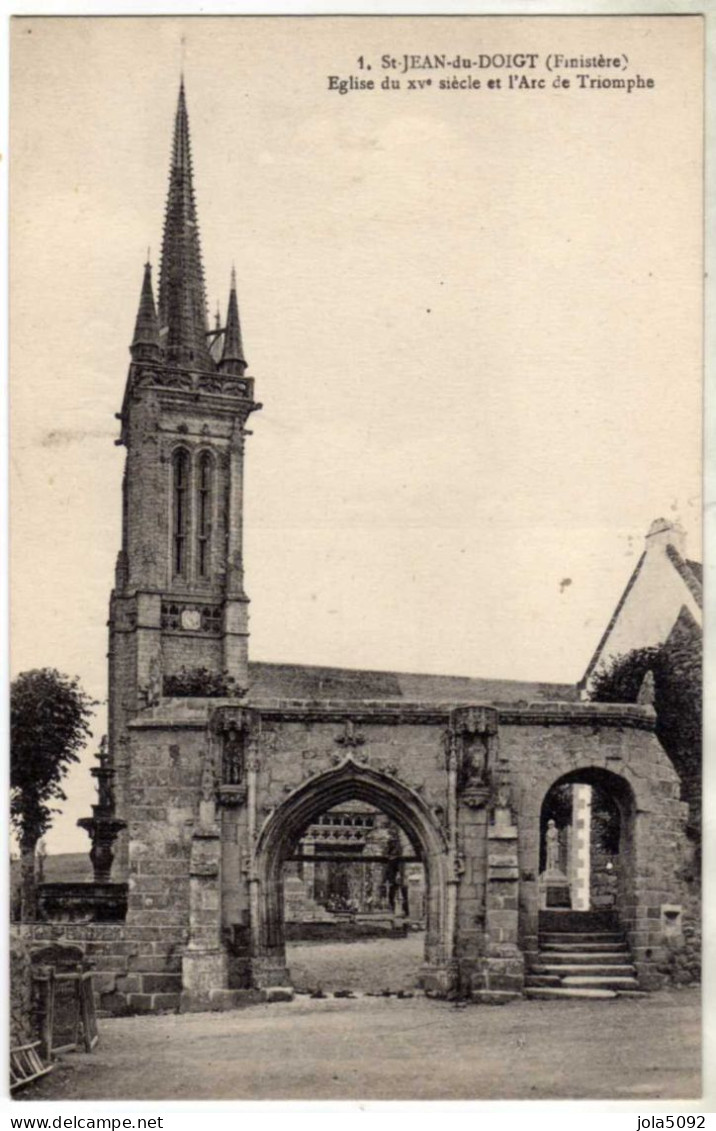 29 / SAINT-JEAN-DU-DOIGT - Eglise Et Arc De Triomphe - Saint-Jean-du-Doigt