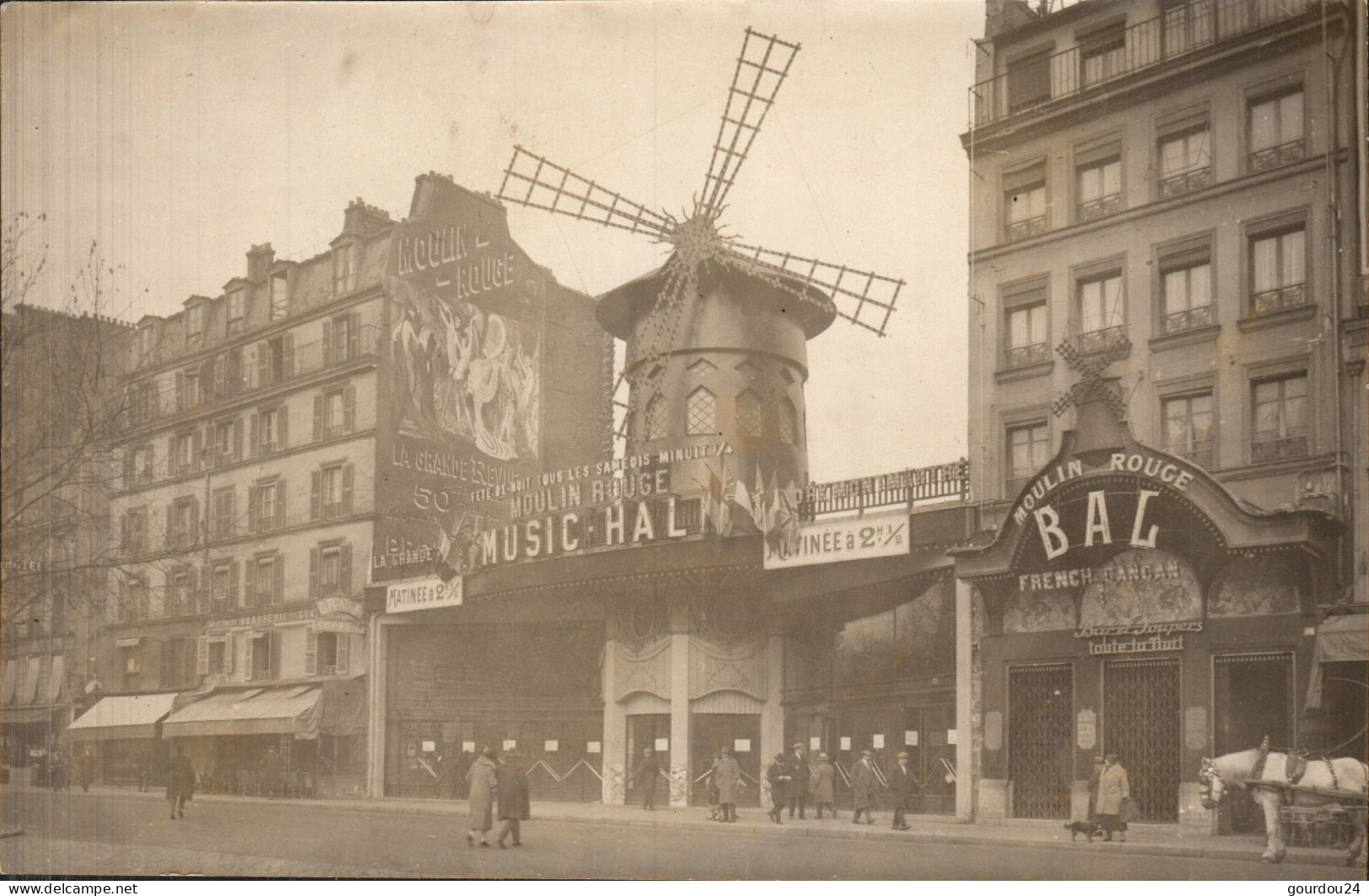 PARIS -Photo 9*14 Du Moulin Rouge - Paris (18)