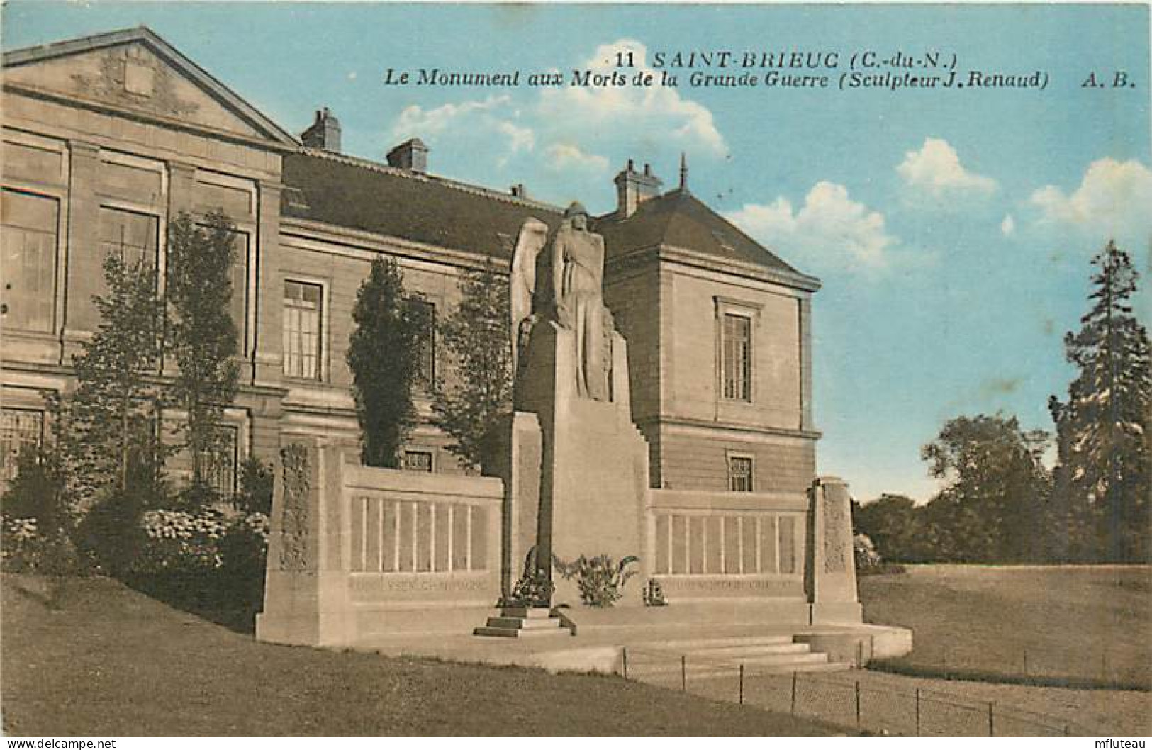 22* ST BRIEUC  Monument Aux Morts           MA90,0322 - Saint-Brieuc
