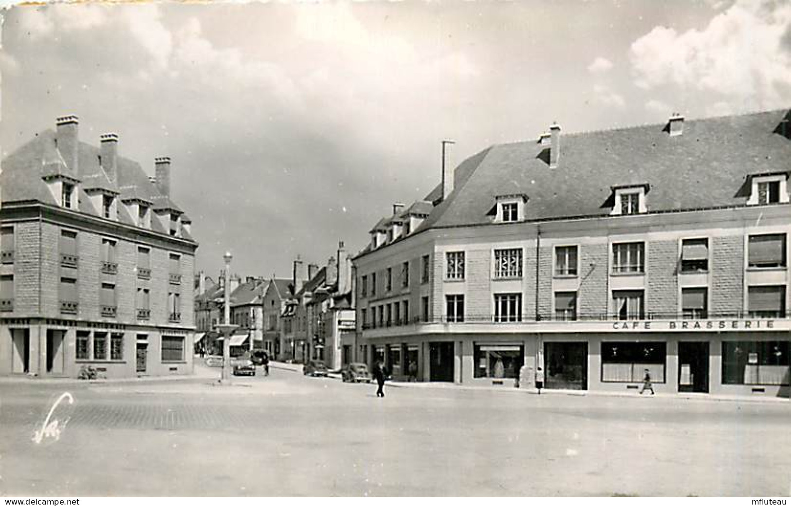 21* CHATILLON SUR SEINE  Pl Resistance   (CPSM Petit Format)          MA90,0164 - Chatillon Sur Seine