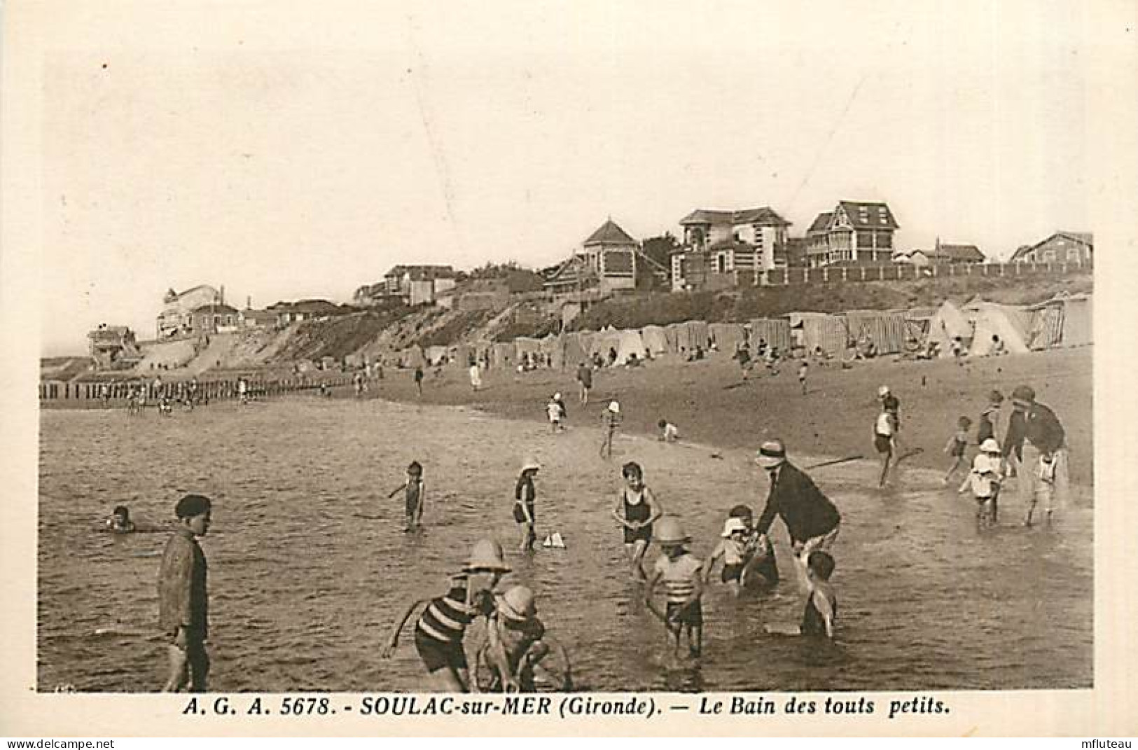 33* SOULAC SUR MER  Bains           MA90,1110 - Autres & Non Classés