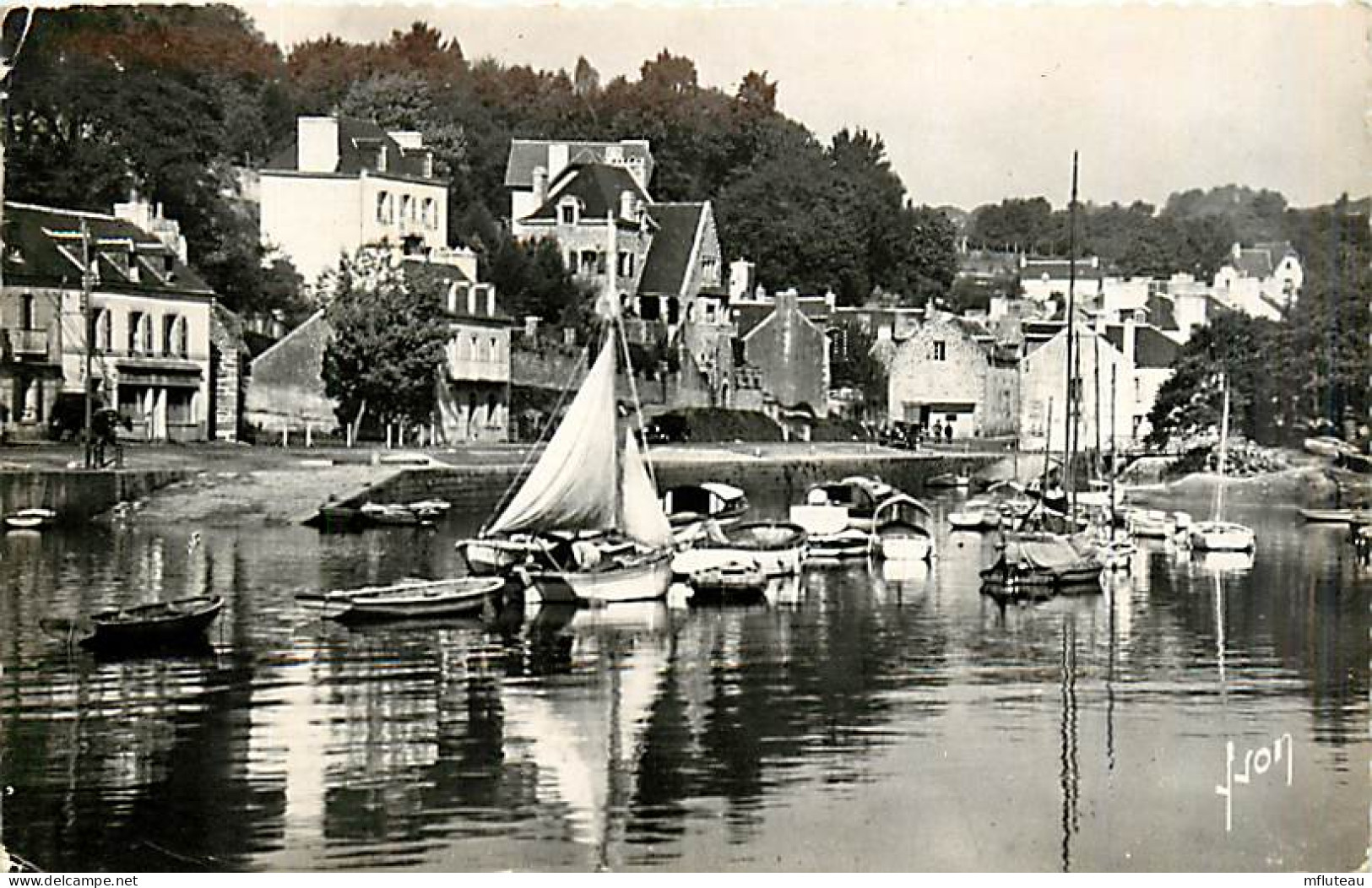 29* PONT AVEN  Port   (CPSM Petit Format)           MA90,0941 - Pont Aven