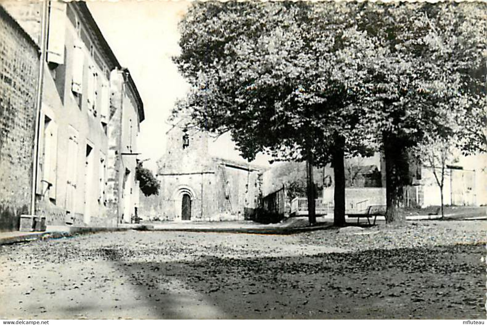 16* ANVILLE Place -  Eglise  CPSM (petit Format)                 MA91-0145 - Autres & Non Classés