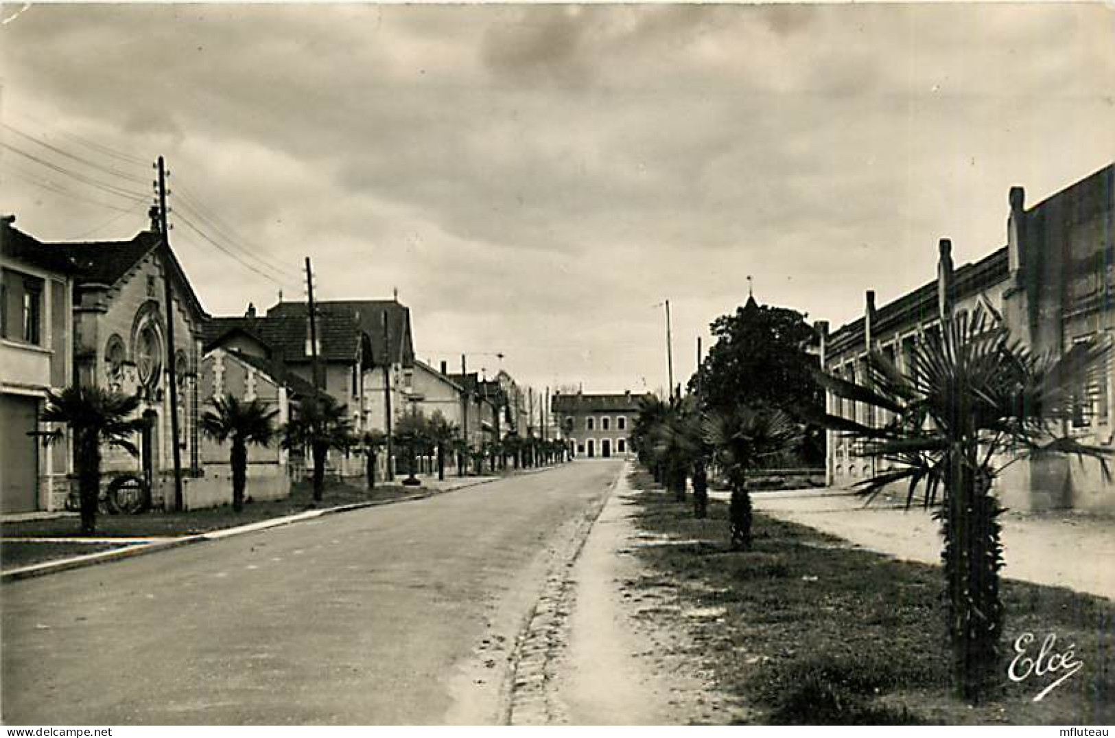 33* STE FOY LA GRANDE  Av De La Gare  (CPSM Petit Format)          MA90,1250 - Autres & Non Classés