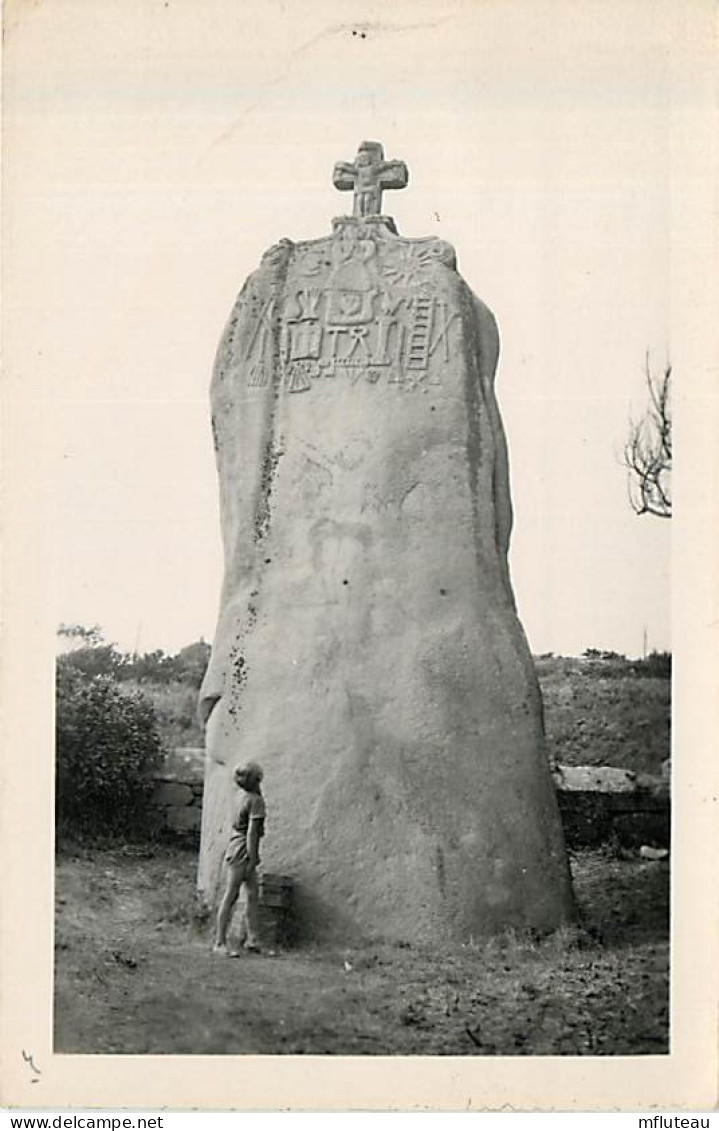 22* TREBEURDEN  Menhir  CPSM (petit Format)               MA91-0876 - Trébeurden