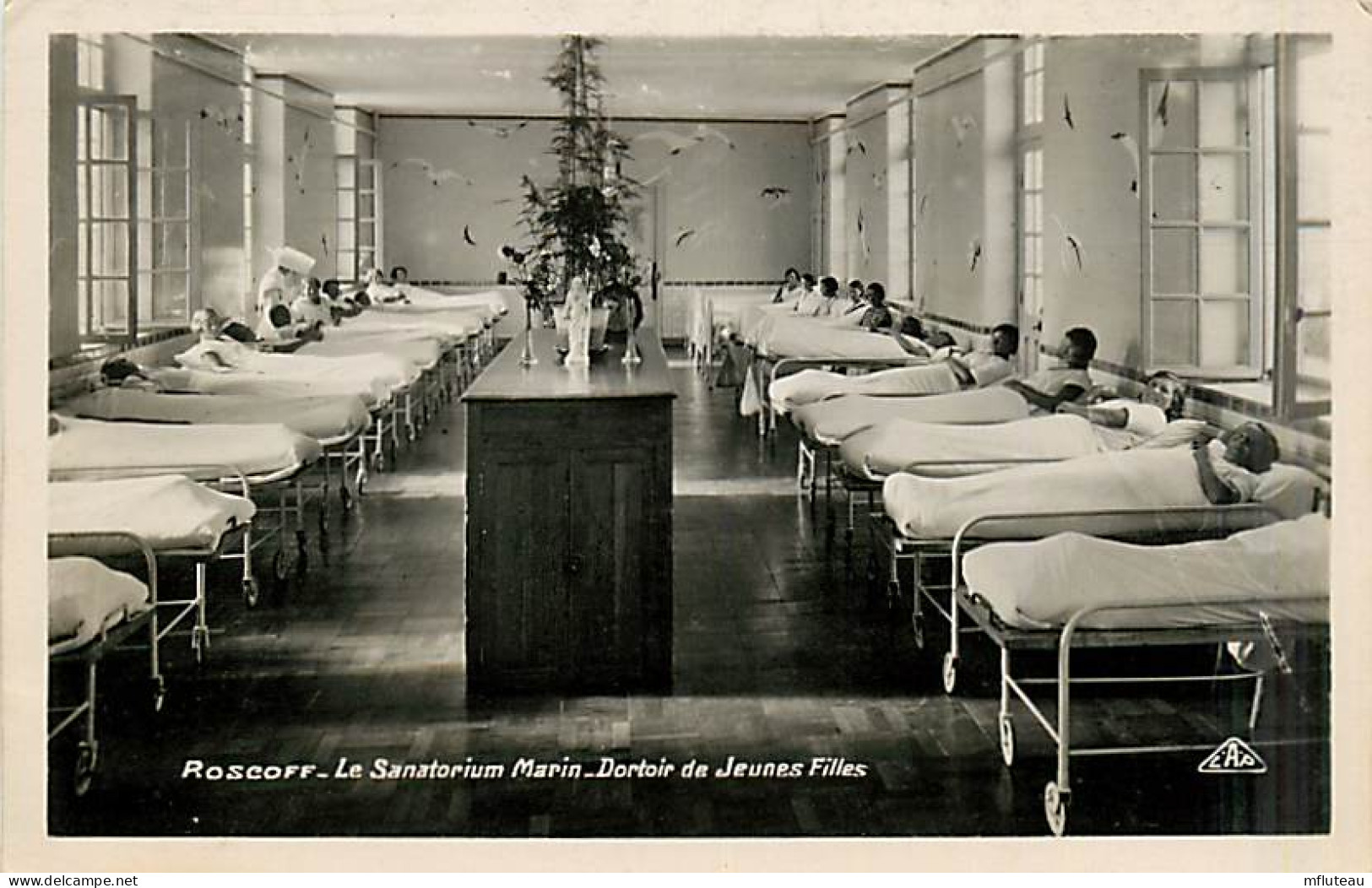 29* ROSCOFF Sanatorium  Dortoir  Filles    (CPSM Petit Format)     MA92,0701 - Roscoff