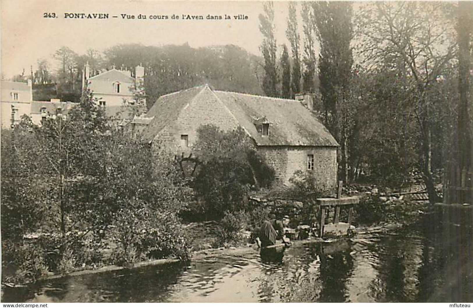 29* PONT AVEN  L' Aven  - Laveuse     MA92,0395 - Pont Aven