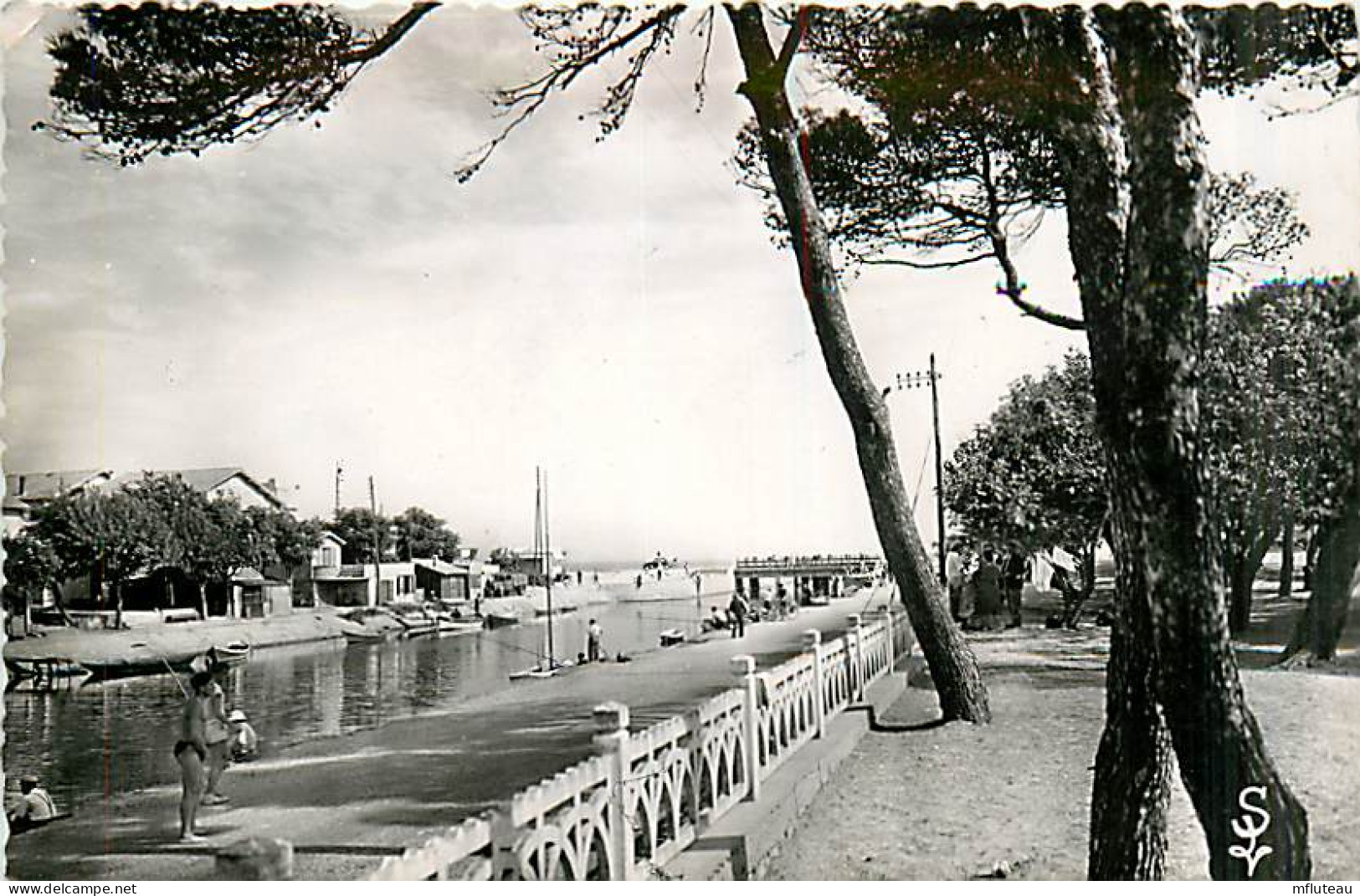 34* CARNON PLAGE  Canal    (CPSM Petit Format)   MA92,1154 - Andere & Zonder Classificatie