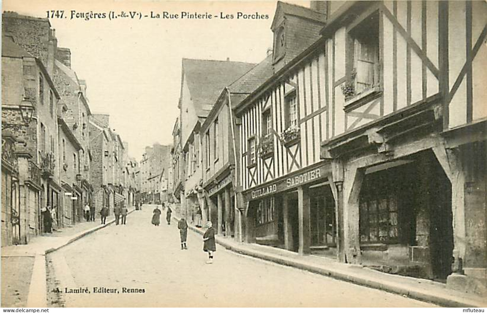 35* FOUGERES  Rue Pinterie    MA92,1103 - Fougeres