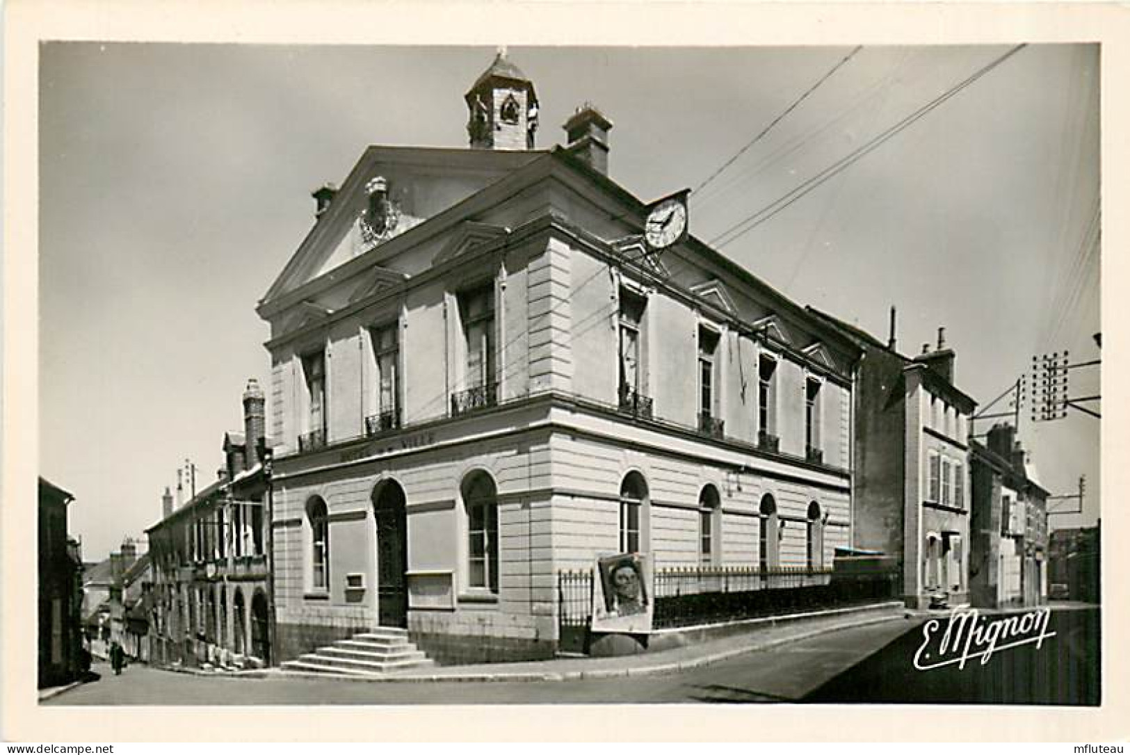 45* COURTENAY  Hotel De Ville  CPSM (petit Format)                MA93,0575 - Courtenay