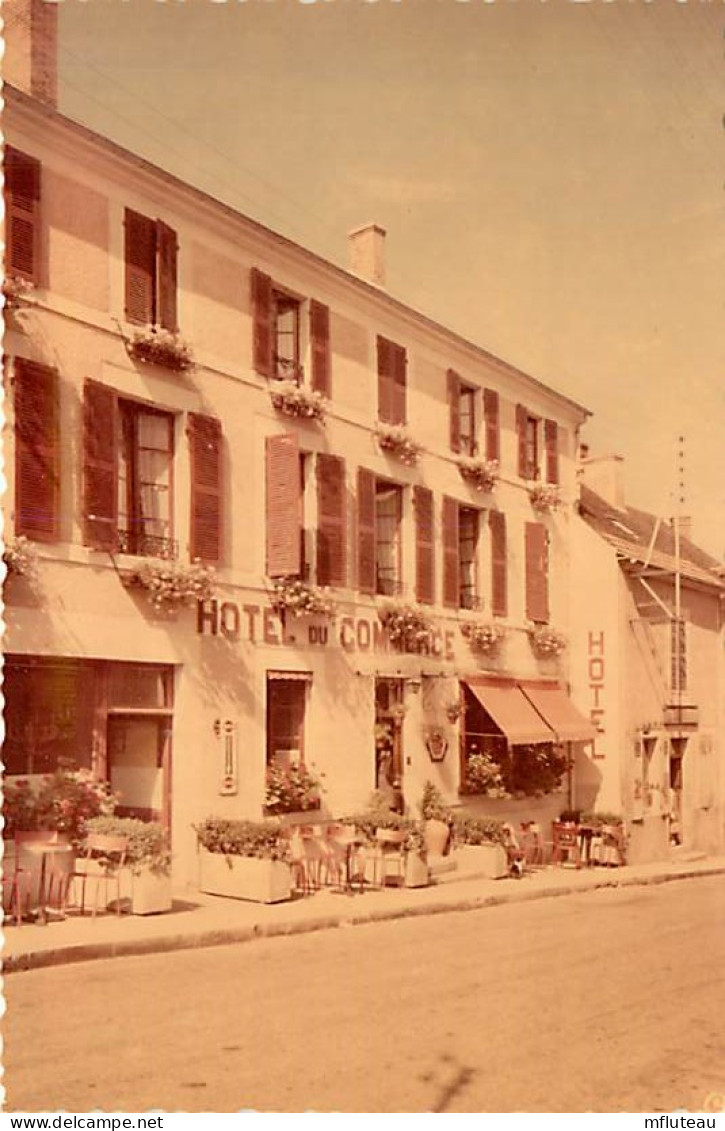 03* CERILLY  Hotel Du Commerce         CPSM(petit Format)         MA94,0270 - Andere & Zonder Classificatie