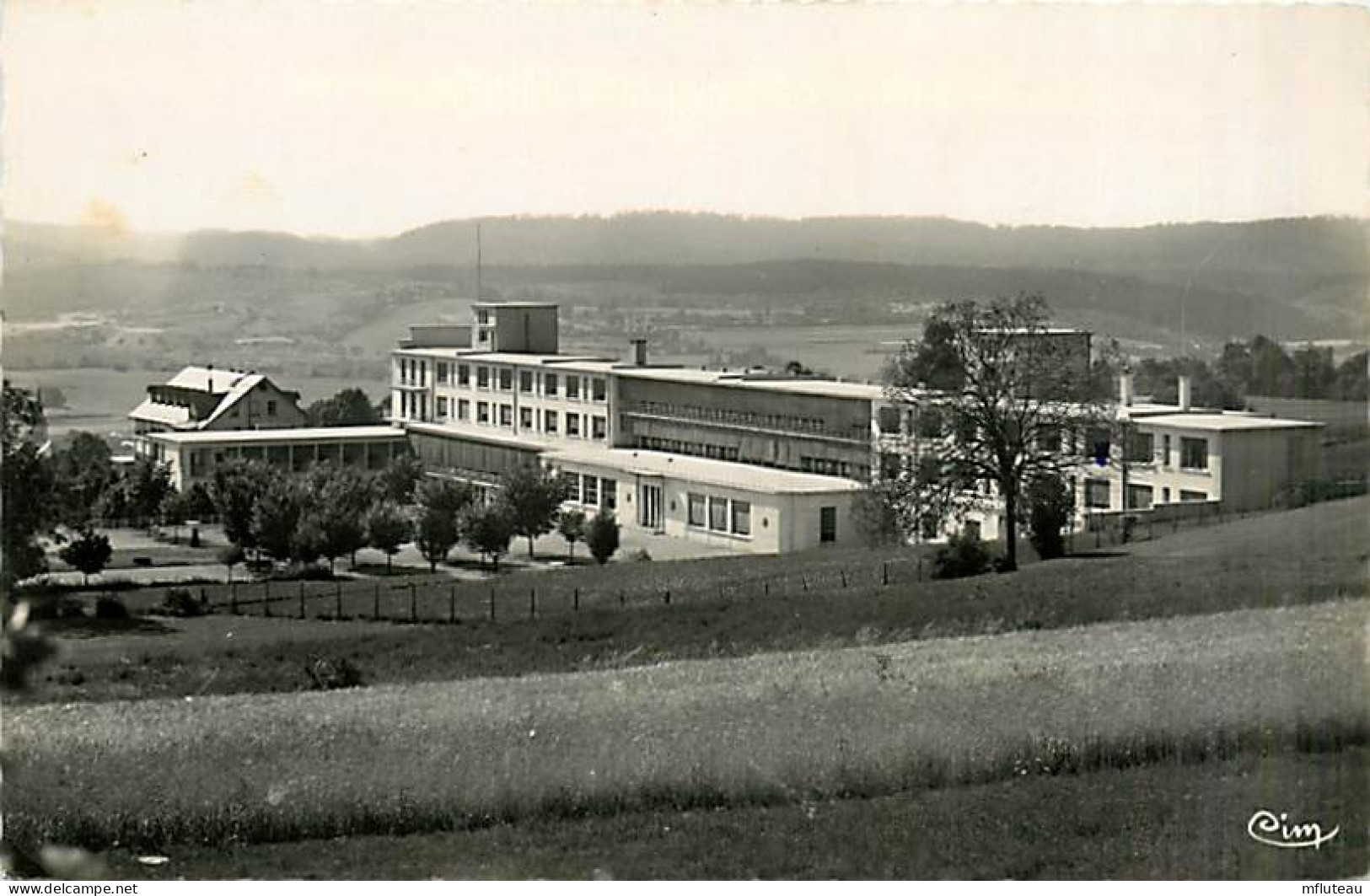 01* HAUTEVILLE LOMPES   Sanatorium  CPSM(petit Format)                 MA94,0035 - Hauteville-Lompnes