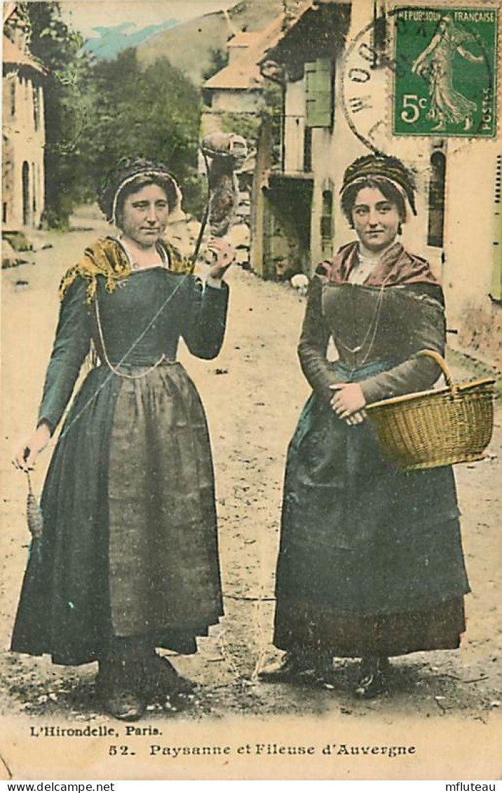 63* AUVERGNE  Paysanne Et Fileuse                  MA95,0275 - Costumes