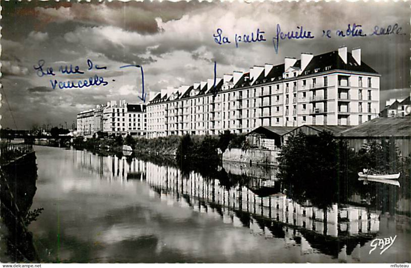 14* CAEN   Immeubles Bords Orne    CPSM(petit Format)  MA94,1267 - Caen