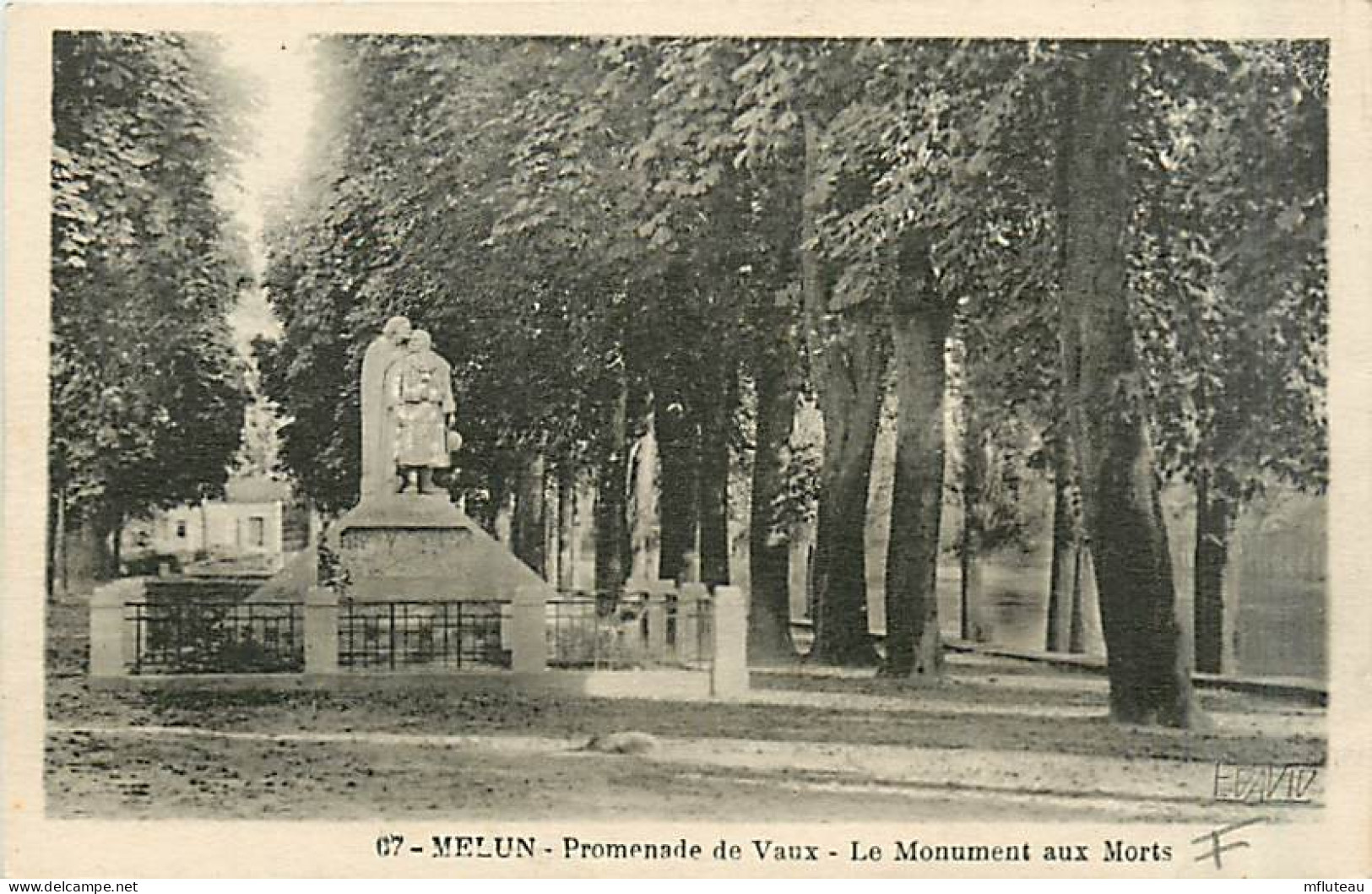 77* MELUN  Monument Aux Morts   MA96,0763 - Melun