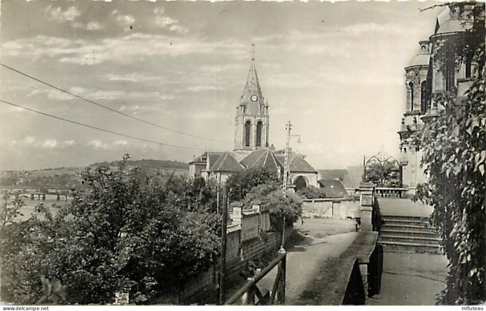 78* CONFLANS STE HONORINE  Vue Prise Du Parc   CPSM (petit Format)       MA96,1005 - Conflans Saint Honorine