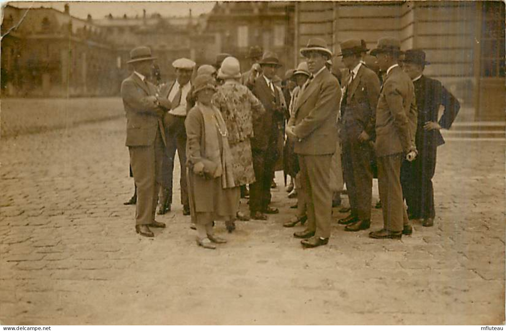 78* VERSAILLES  Carte Photo  Touristes   MA96,0885 - Versailles (Kasteel)