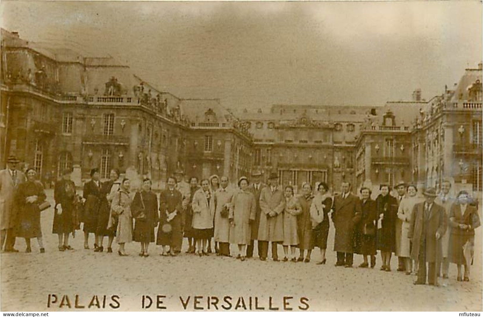 78* VERSAILLES  Carte Photo  Touristes   MA96,0879 - Versailles (Kasteel)