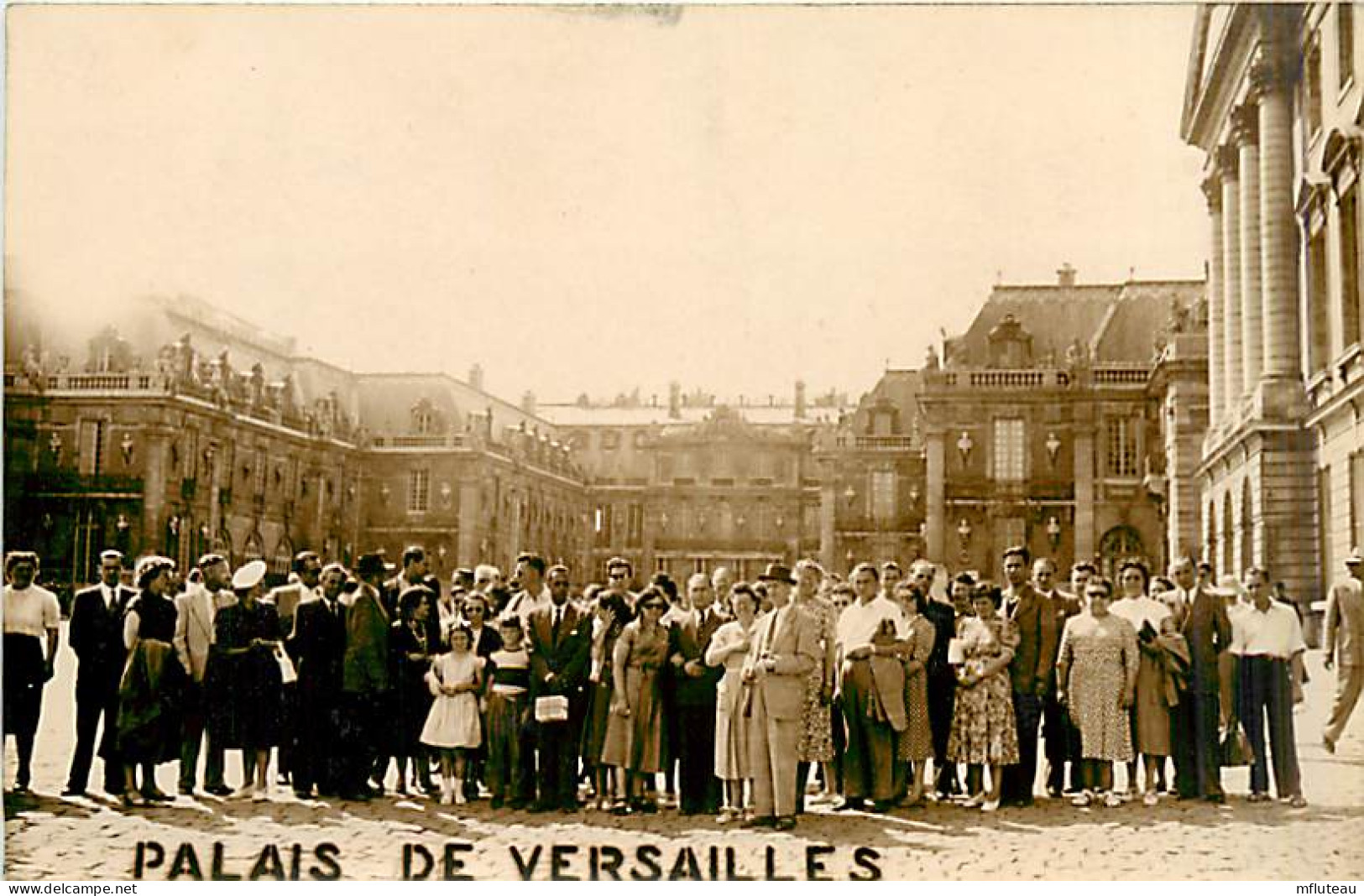 78* VERSAILLES  Carte Photo  Touristes  MA96,0875 - Versailles (Château)