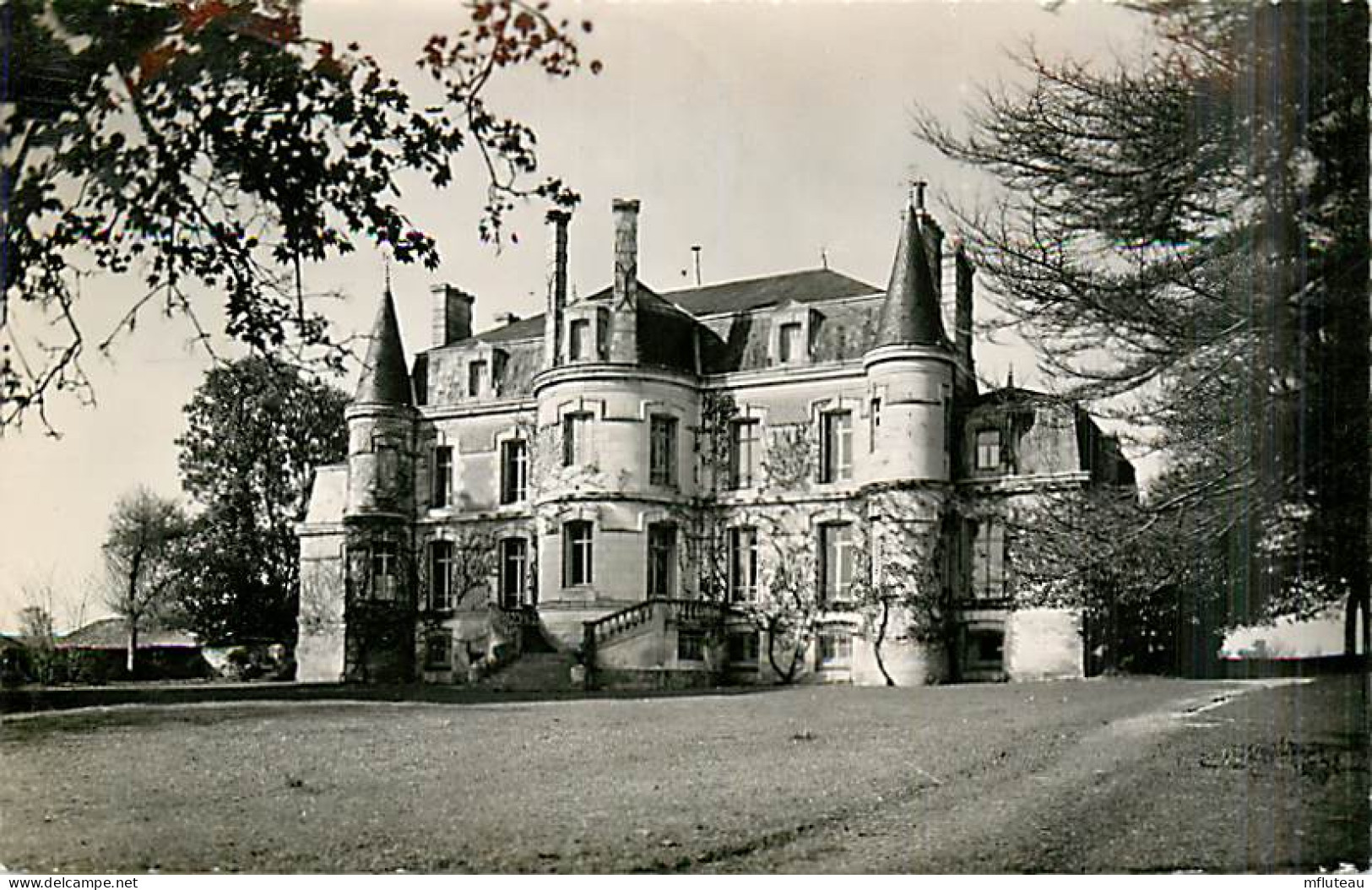 86* USSON  Chateau Buthiere  (CPSM Petit Format)        MA97,0828 - Altri & Non Classificati