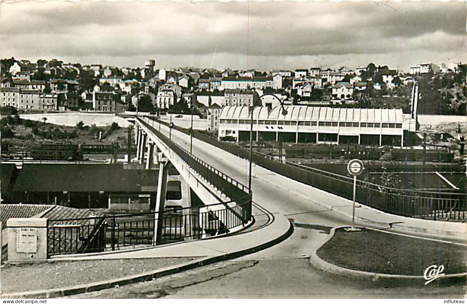 86* POITIERS Passerelle De La Gare  (CPSM Petit Format)        MA97,0829 - Poitiers