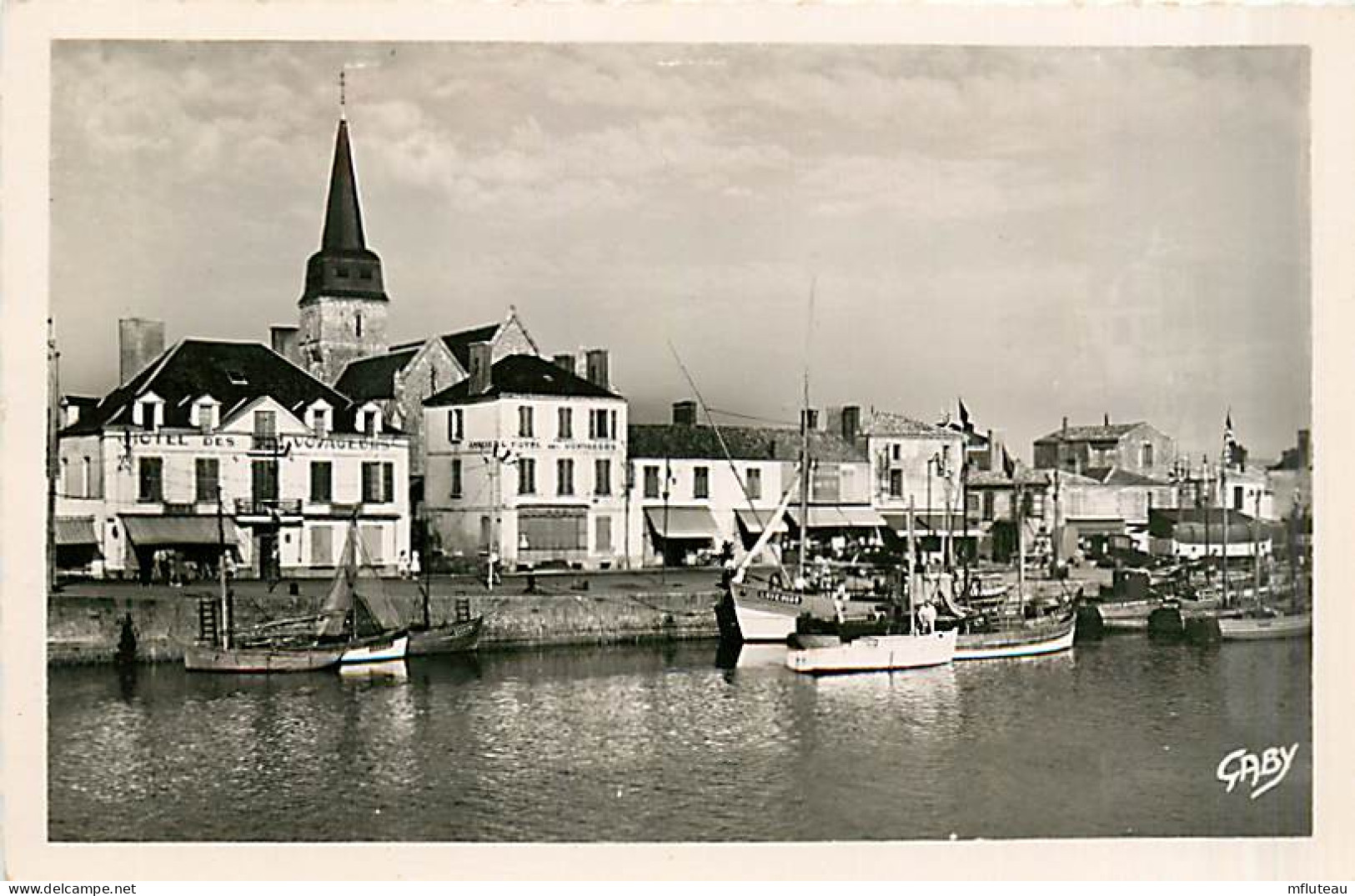 85* ST GILLES SUR VIE  Le Quai  (CPSM Petit Format)                    MA97,0715 - Saint Gilles Croix De Vie