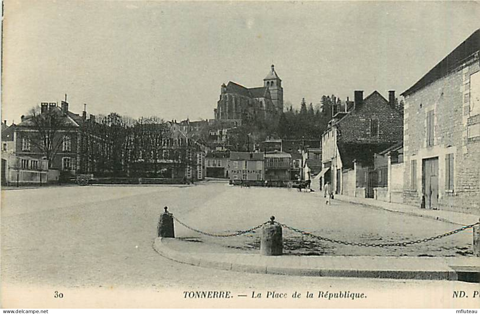 89* TONNERRE  Place De La Republique        MA97,1270 - Tonnerre