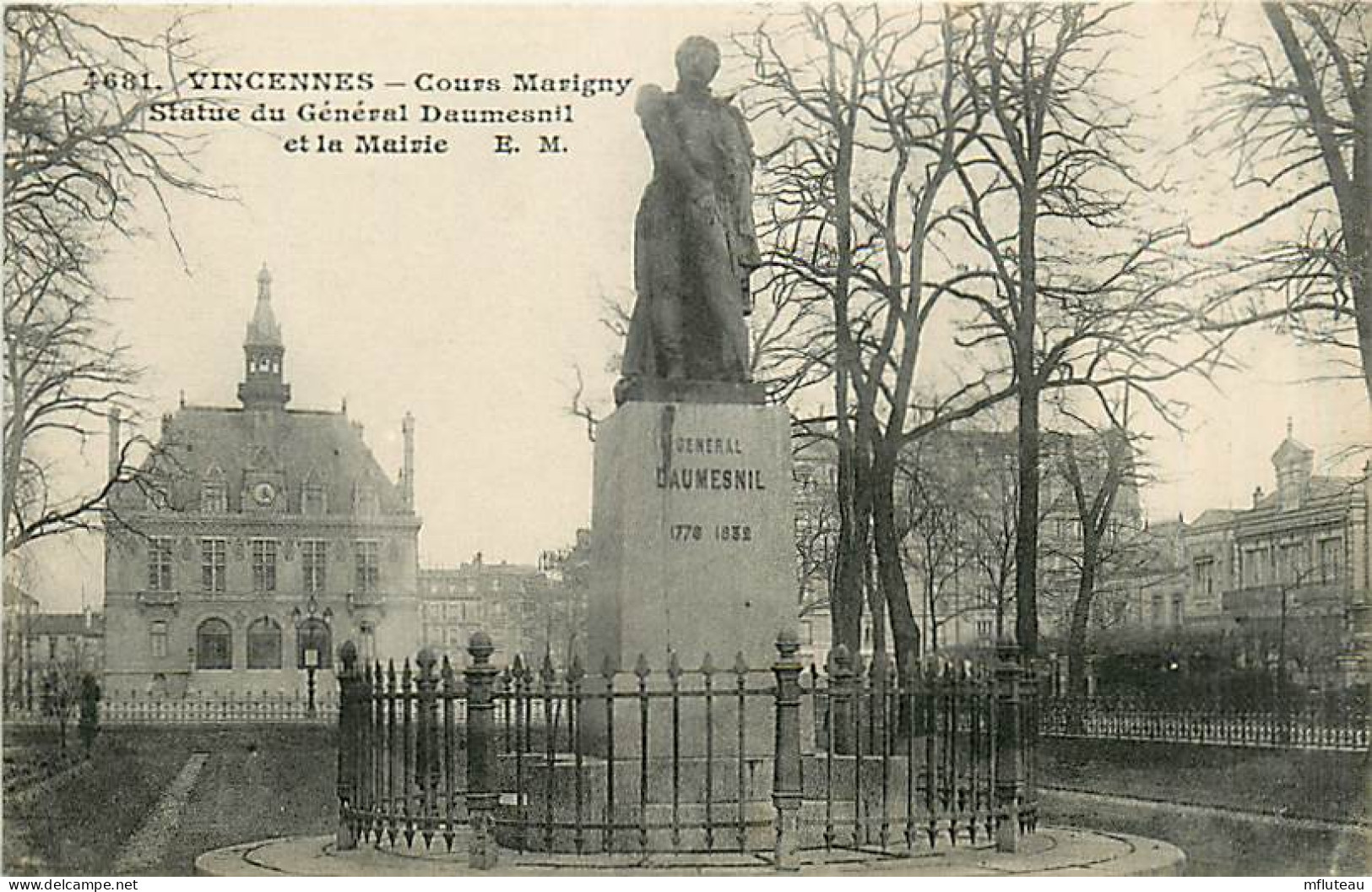 94* VINCENNES Statue Deaumesnil       MA98,0671 - Vincennes