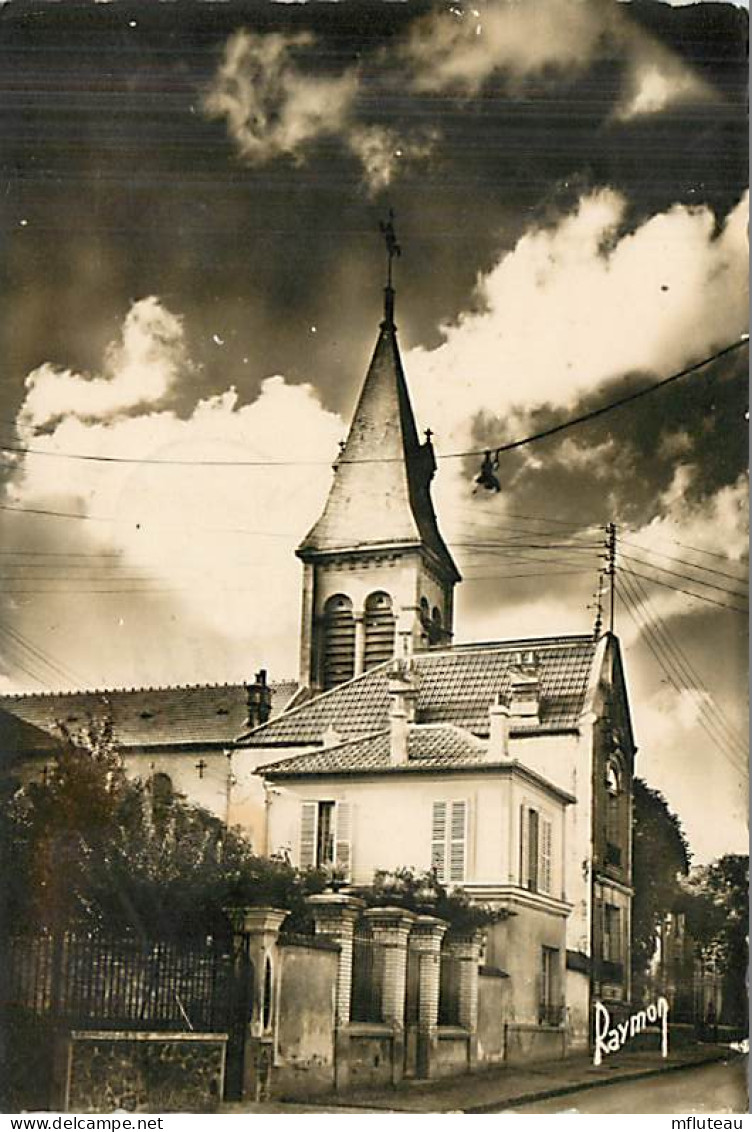 94* LE PERREUX SUR MARNE  Eglise   CPSM(petit Format)           MA98,0661 - Le Perreux Sur Marne