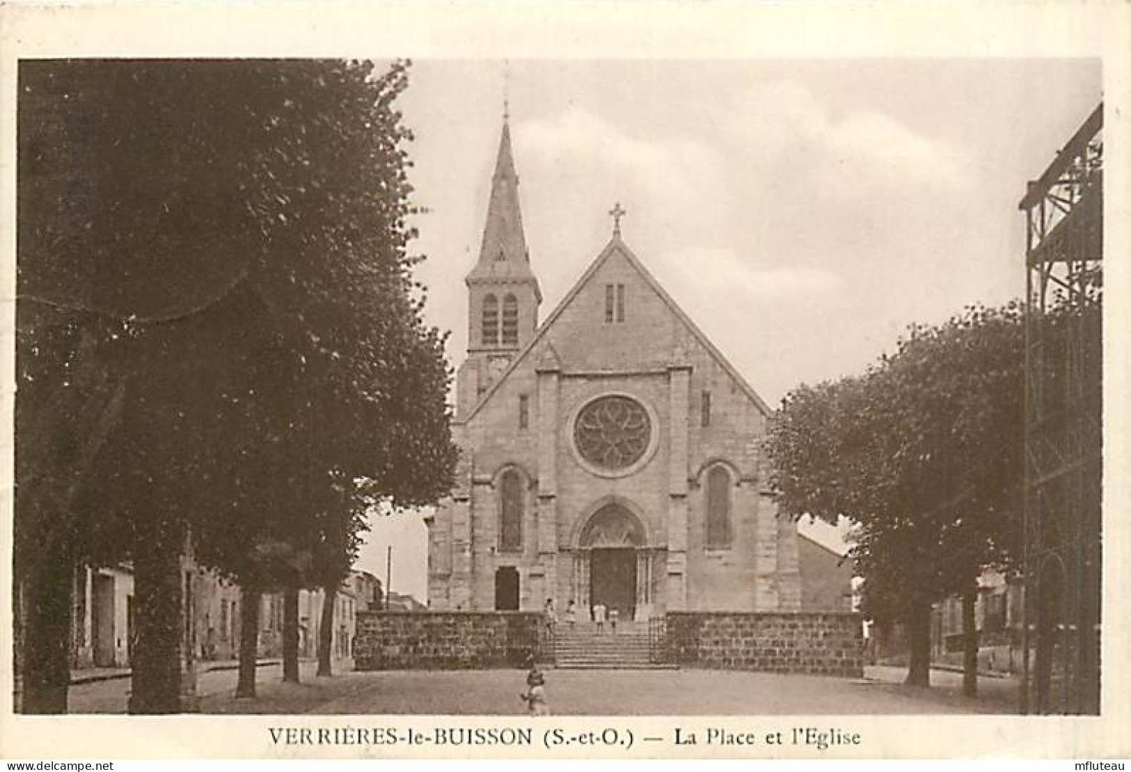 91* VERRIERES LE BUISSON  Place Eglise           MA98,0111 - Verrieres Le Buisson