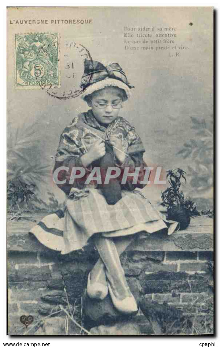 CPA Folklore Auvergne Enfant - Costumes