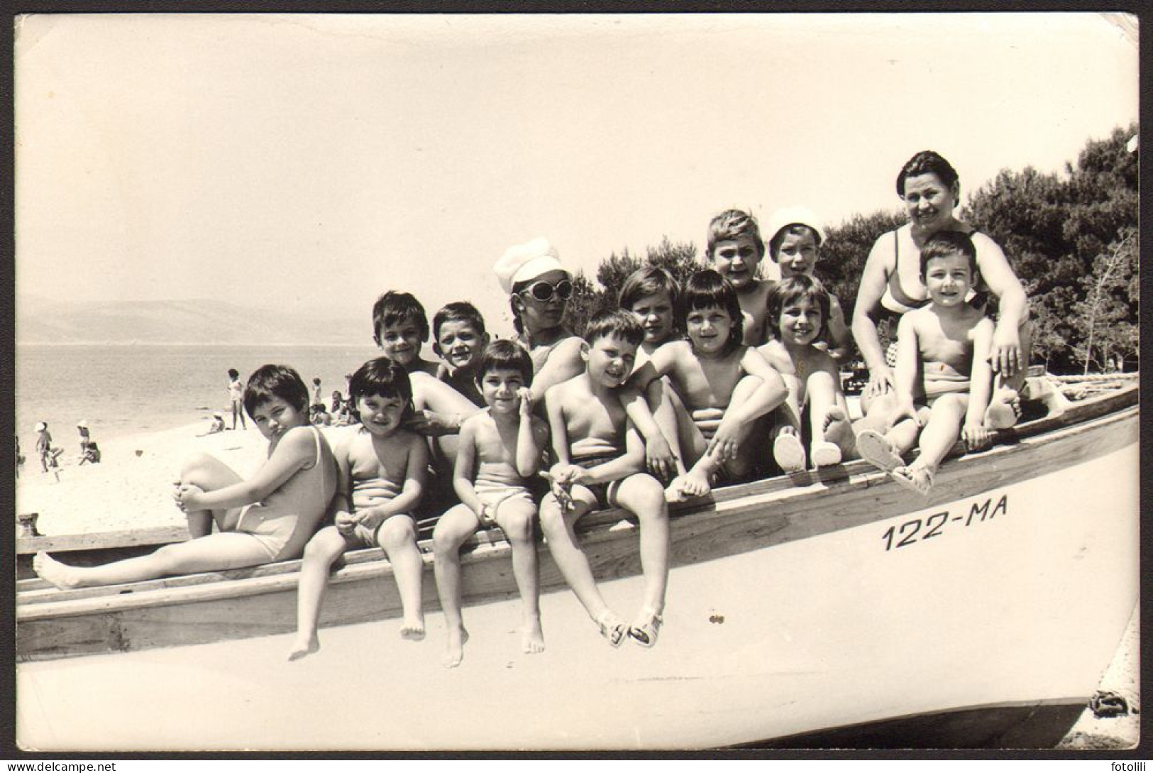 Boys And Girls On Boat   Old Photo 9x12 Cm #41164 - Anonyme Personen