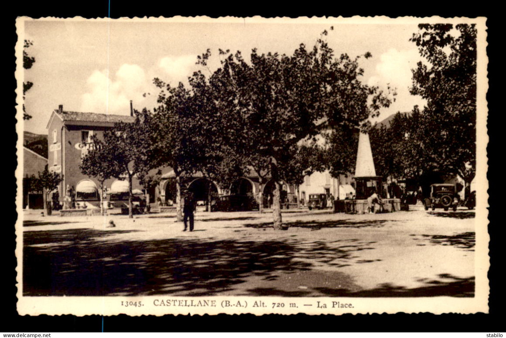 04 - CASTELLANE - LA PLACE - Castellane