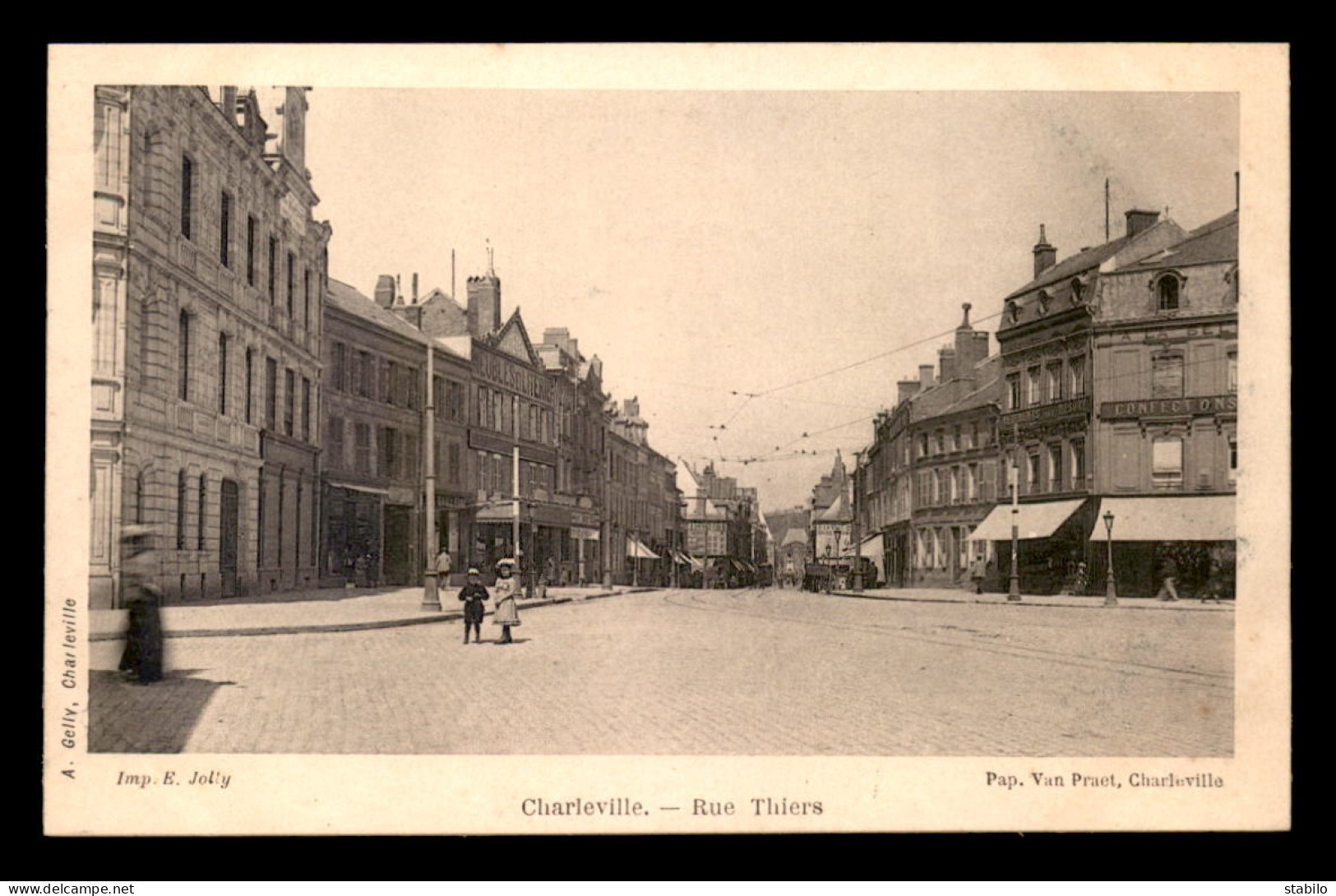 08 - CHARLEVILLE - RUE THIERS - Charleville