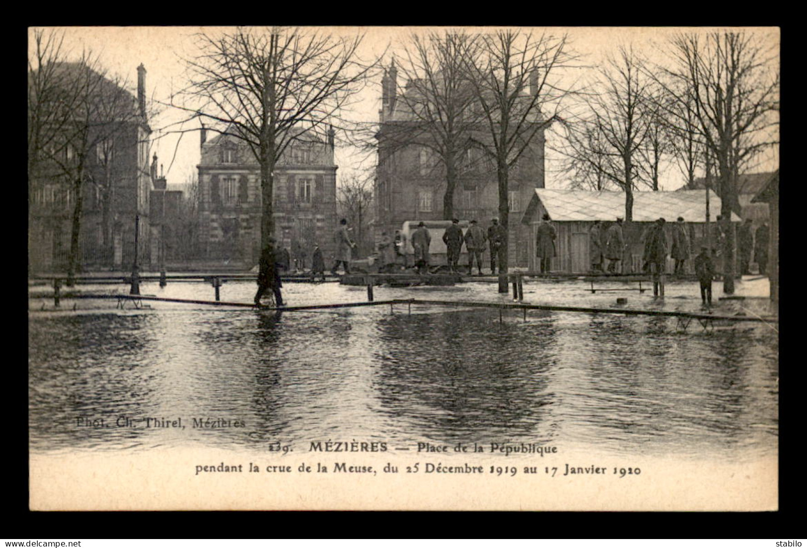 08 - MEZIERES - PLACE DE LA REPUBLIQUE - CRUE DE LA MEUSE DECEMBRE 1919 JANVIER 1920 - Charleville