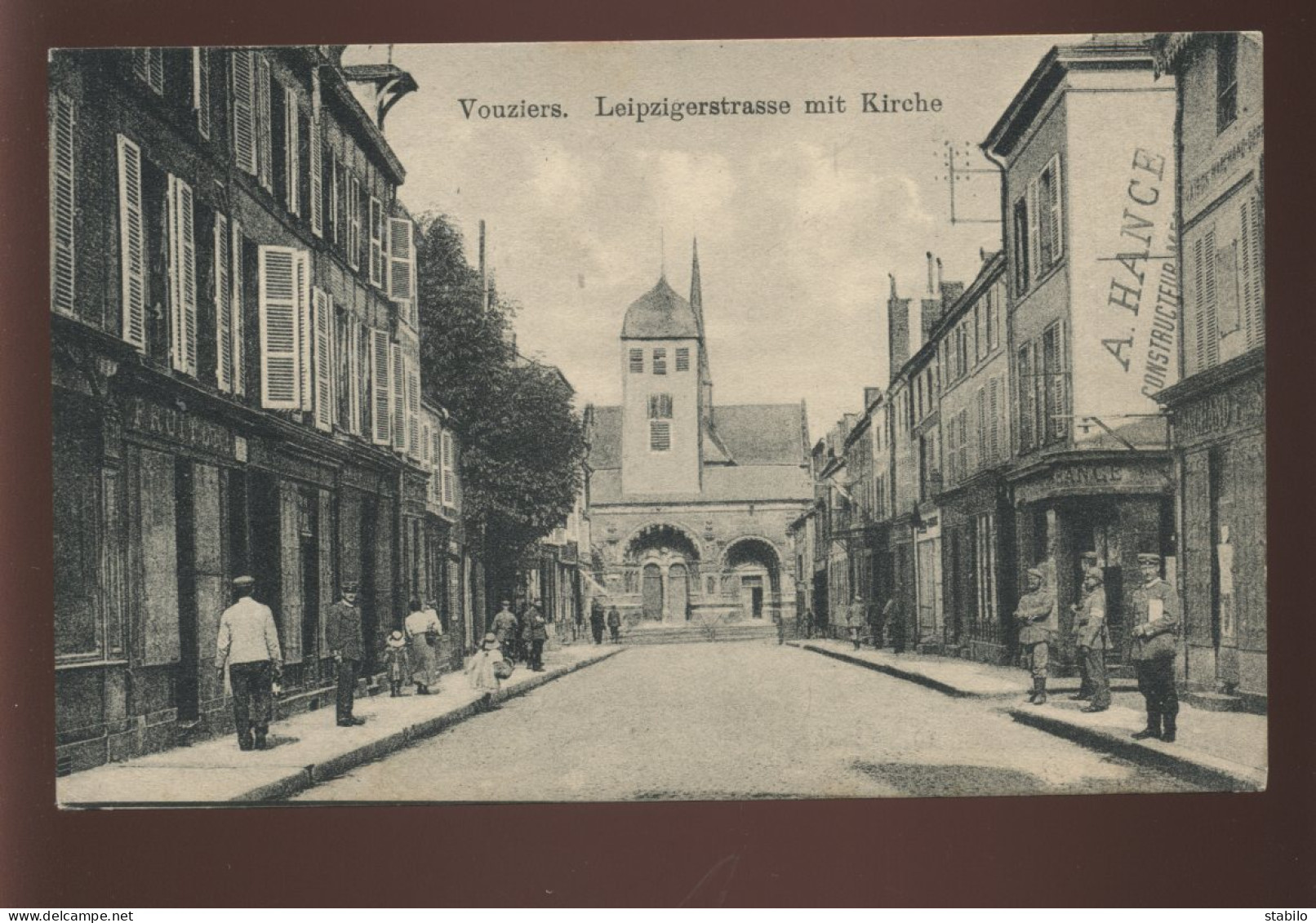 08 - VOUZIERS - LEIPZIGERSTRASSE MIT KIRCHE - FELDPOSTKARTE - GUERRE 14/18 - Vouziers