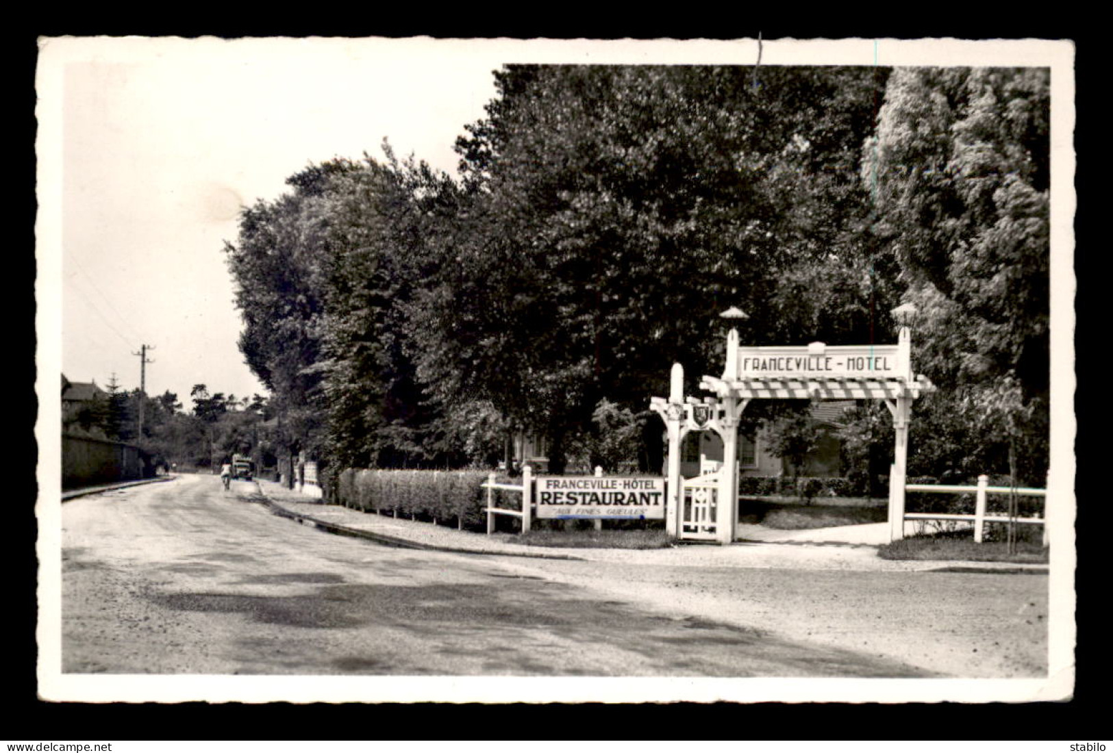 14 - MERVILLE-FRANCEVILLE - ENTREE DE L'HOTEL ROUTE DE CABOURG - Autres & Non Classés