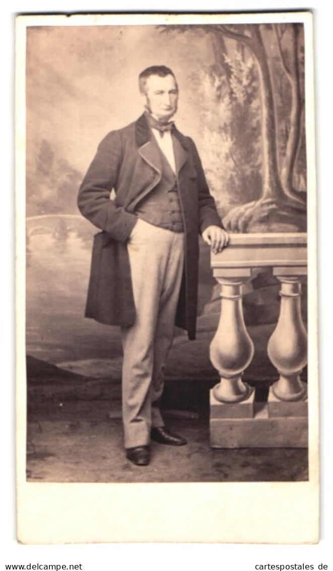 Photo Jules Amouroun, Aurillac, Bürgerlicher Herr Im Gehrock  - Anonyme Personen