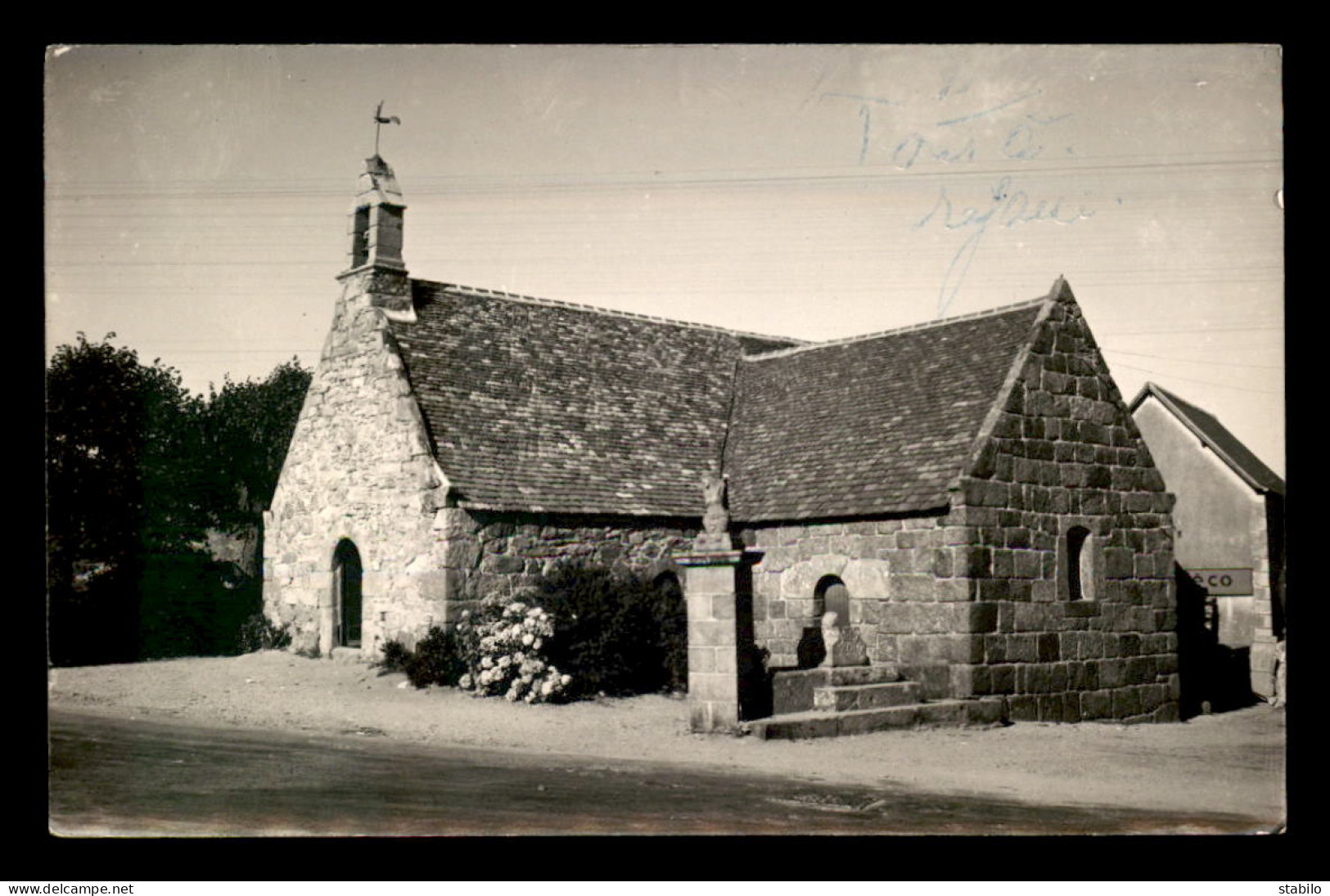 22 - TREGASTEL - CHAPELLE STE-ANNE - CARTE PHOTO ORIGINALE - Trégastel