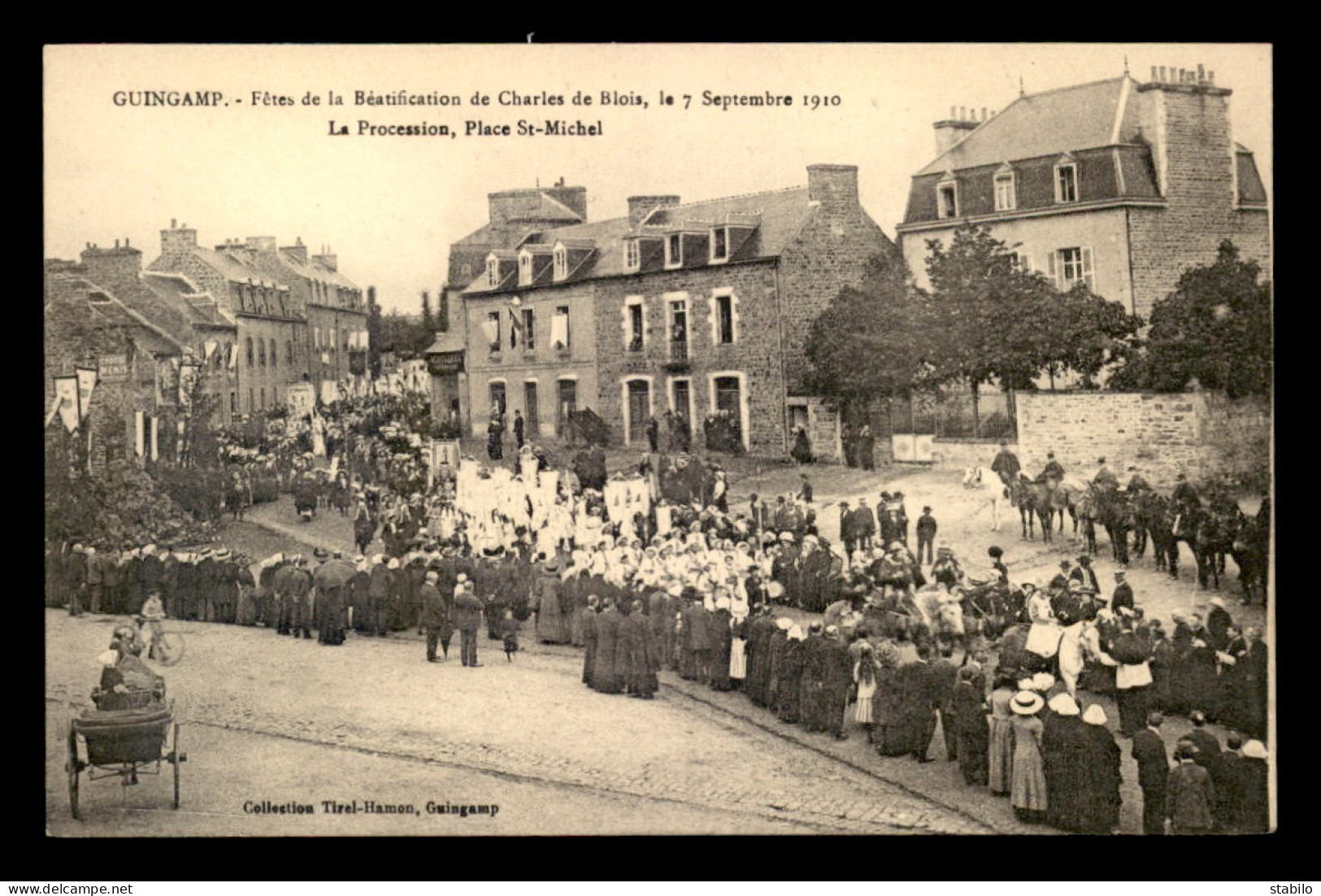 22 - GUINGAMP - BEATIFICATION DE CHARLES DE BLOIS SEPT 1910 - PROCESSION PLACE ST-MICHEL - Guingamp