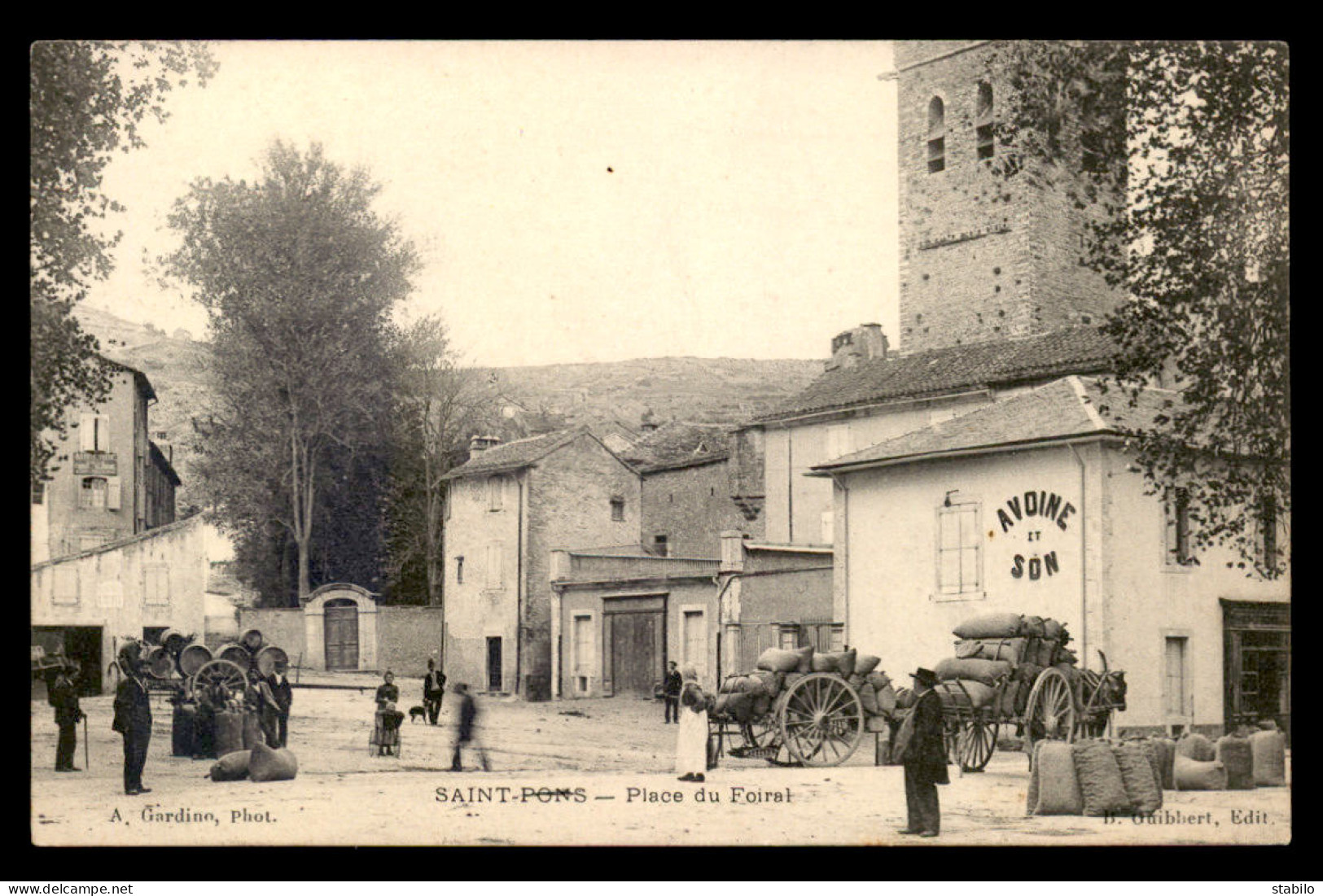 34 - ST-PONS-DE-THOMIERES - PLACE DU FOIRAL - Saint-Pons-de-Thomières