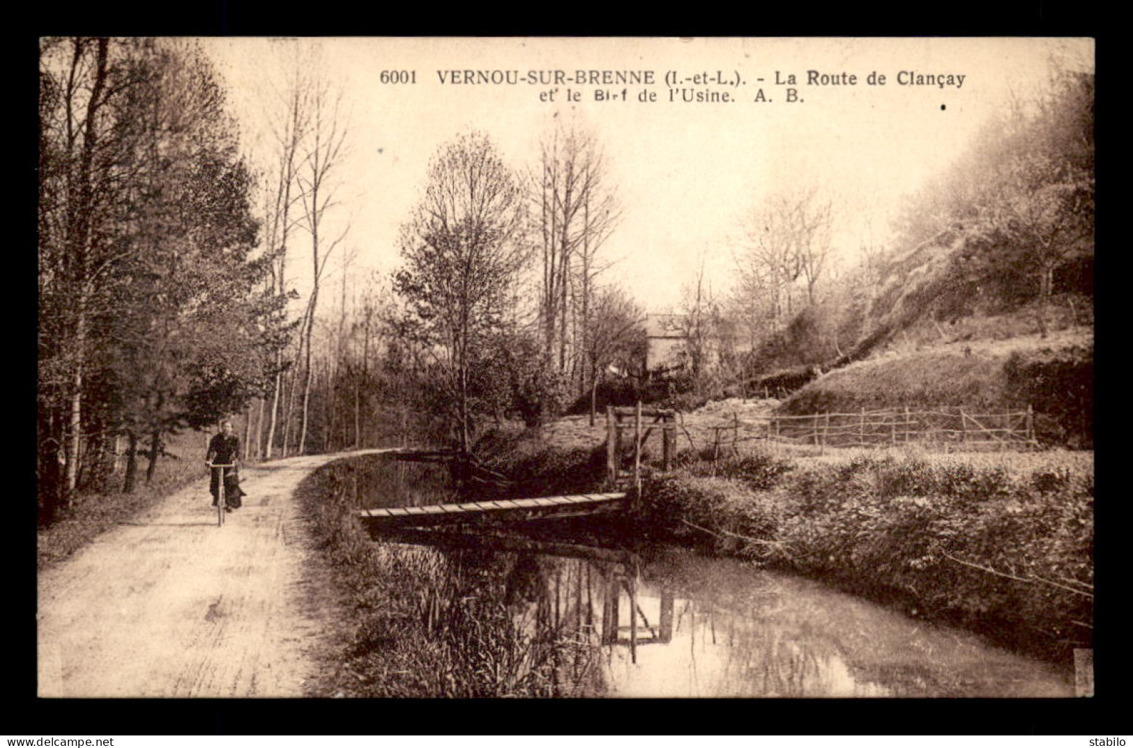 37 - VERNOU-SUR-BRENNE - LA ROUTE DE CLANCAY ET LE BIEF DE L'USINE - Other & Unclassified