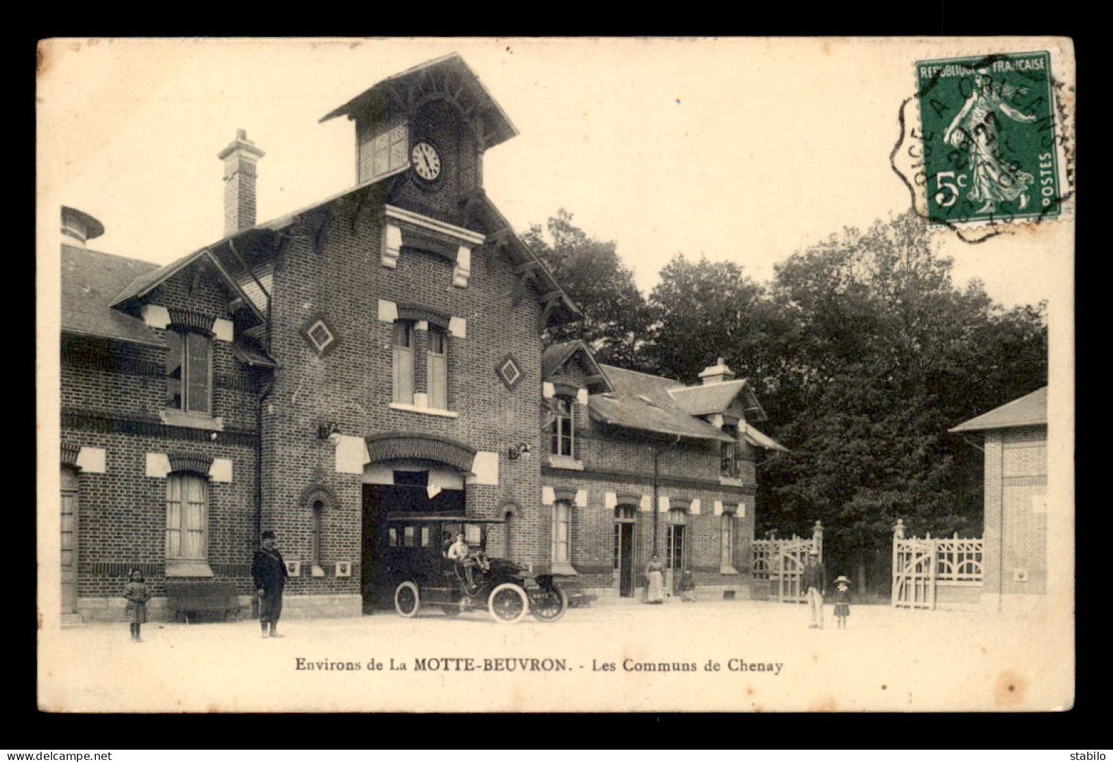 41 - ENVIRONS DE LAMOTTE-BEUVRON - LES COMMUNS DE CHENAY - AUTOMOBILE IMMATRICULEE 213-P3 - Lamotte Beuvron