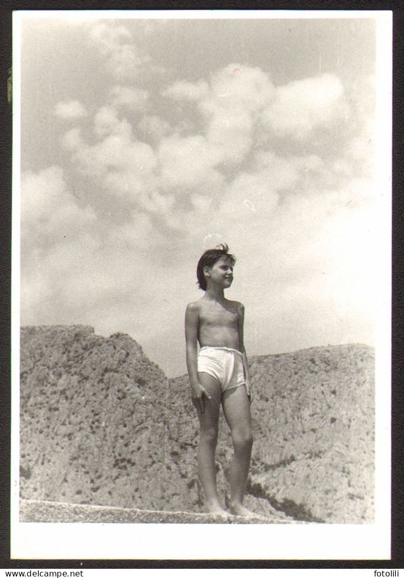 Girl On Beach   Old Photo 7x9 Cm #41173 - Anonyme Personen