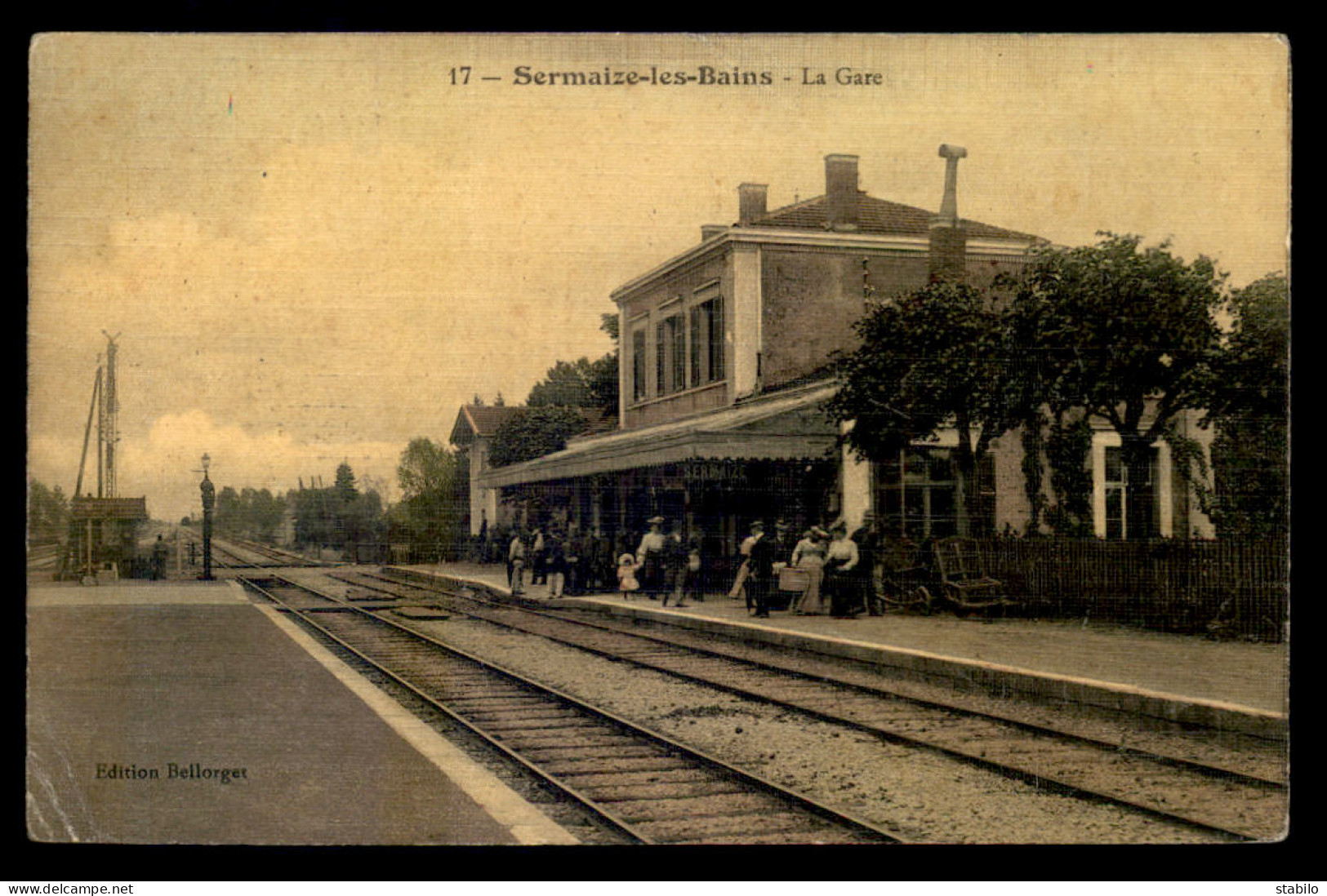 51 - SERMAIZE-LES-BAINS - LES QUAIS DE LA GARE DE CHEMIN DE FER - CARTE TOILEE ET COLORISEE - Sermaize-les-Bains