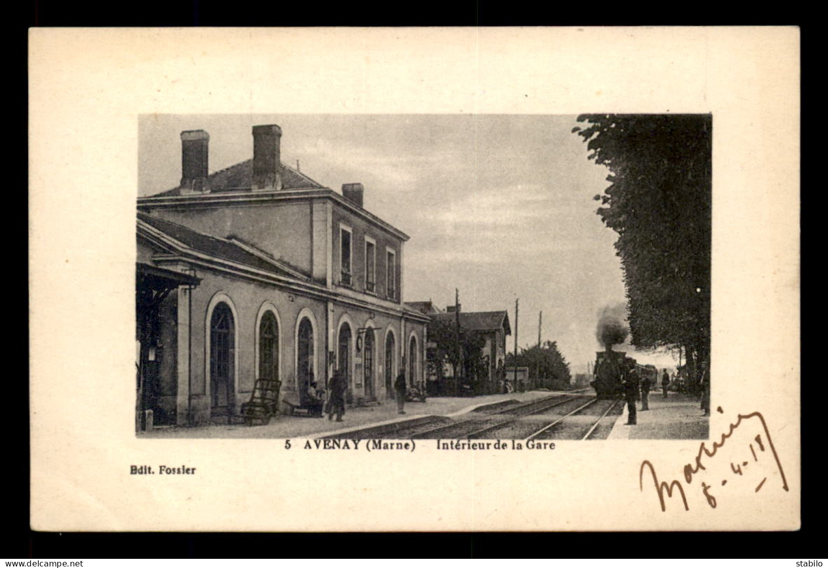 51 - AVENAY - LES QUAIS DE LA GARE DE CHEMIN DE FER - ARRIVEE DU TRAIN - Andere & Zonder Classificatie